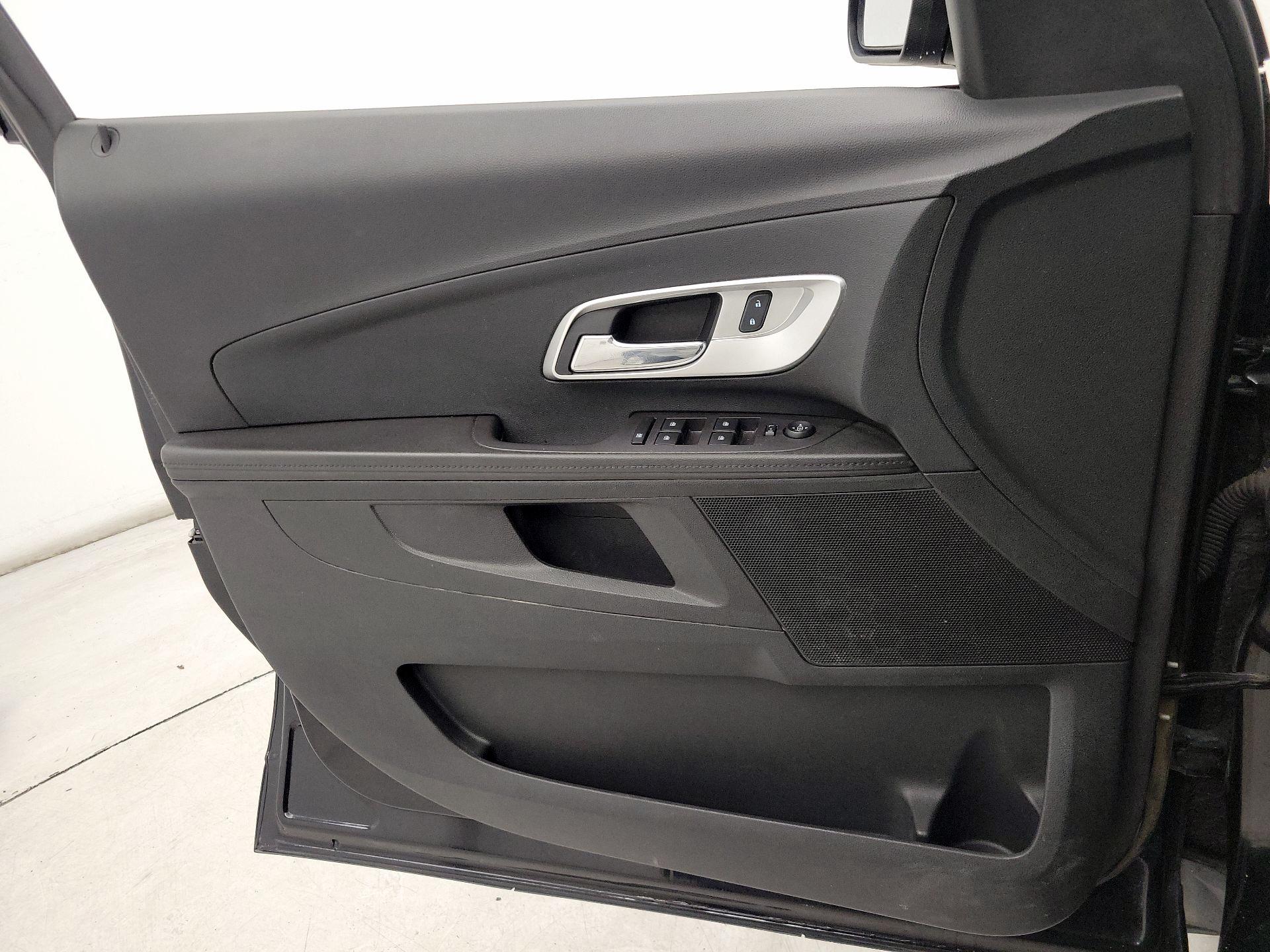 Thumbnail: 2017 Chevrolet Equinox - 12