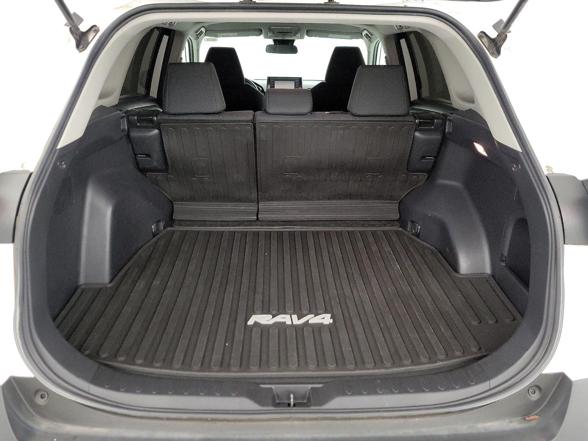 Thumbnail: 2021 Toyota RAV4 - 20