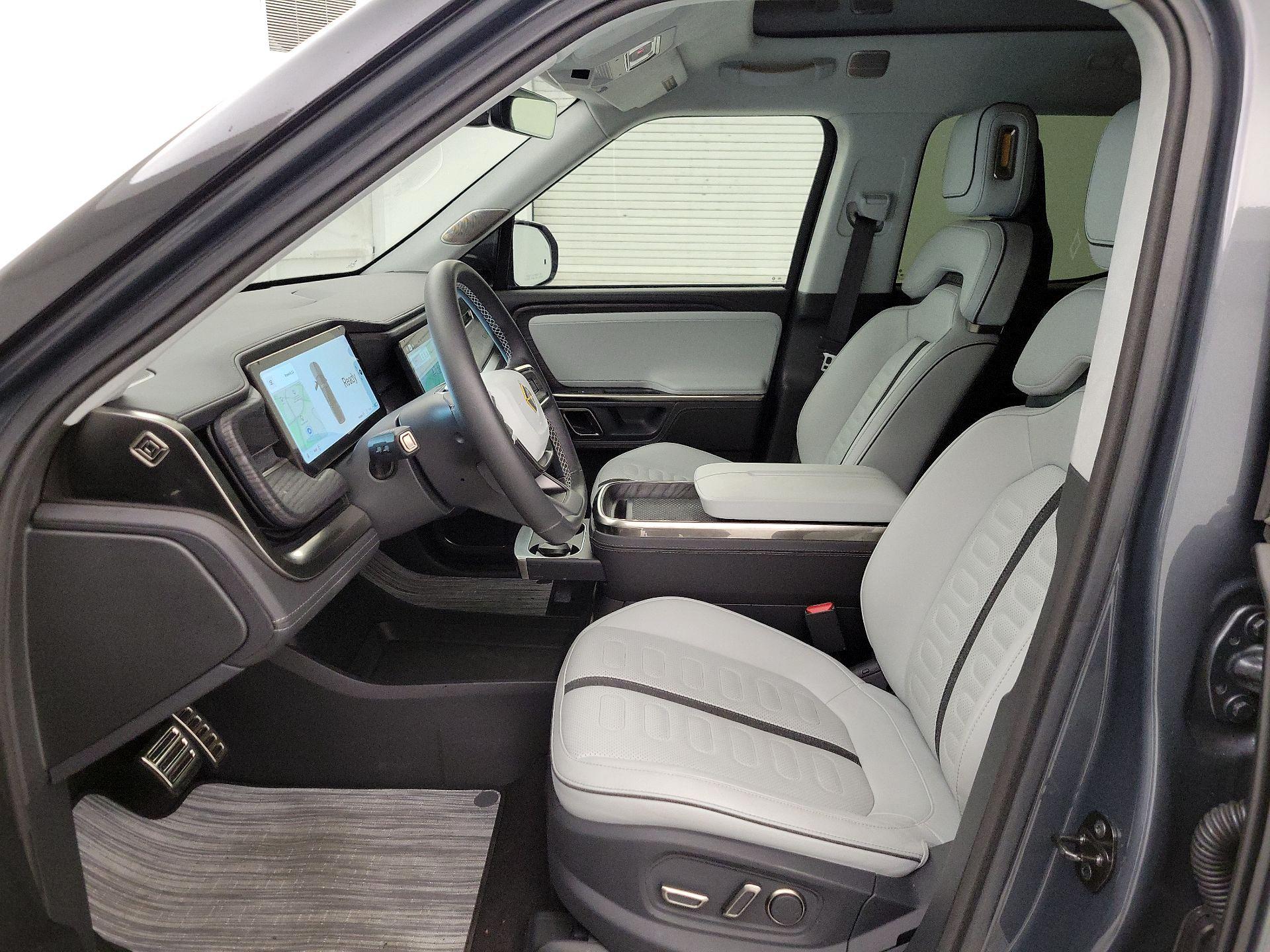 Thumbnail: 2023 Rivian R1T - 11