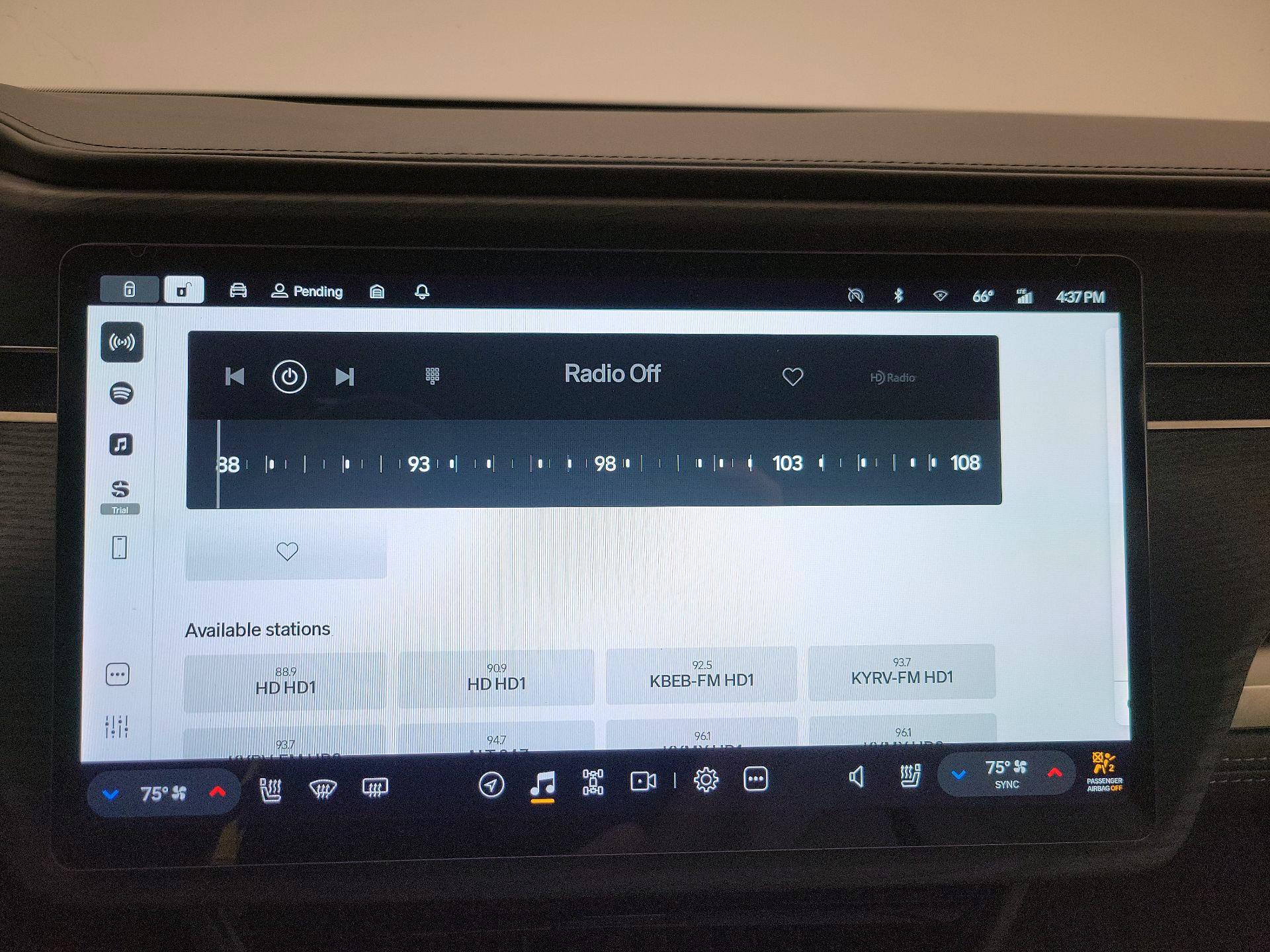 Thumbnail: 2023 Rivian R1T - 15