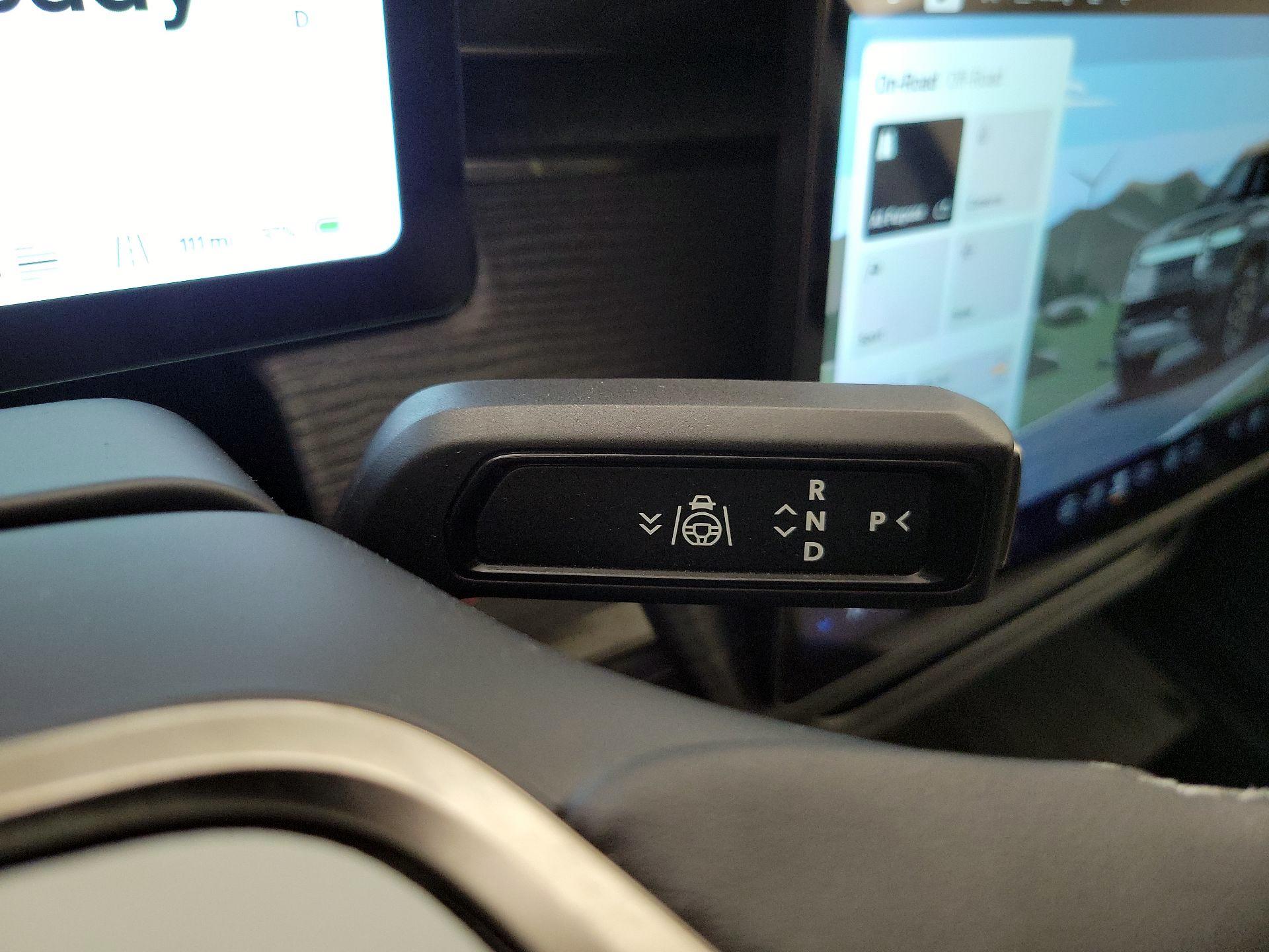 Thumbnail: 2023 Rivian R1T - 17