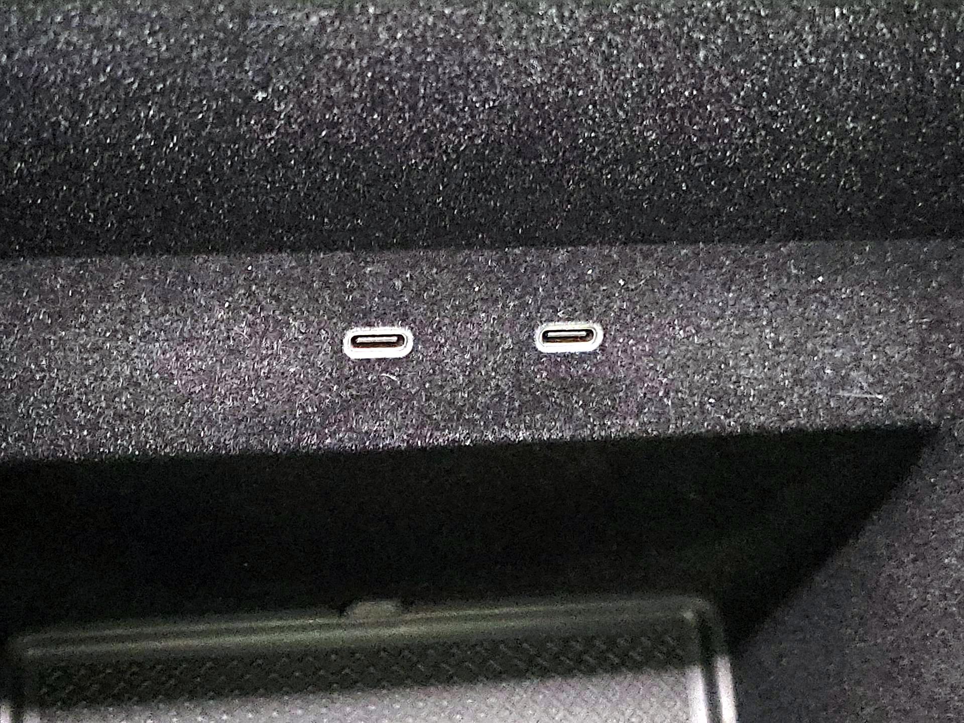 Thumbnail: 2023 Rivian R1T - 18