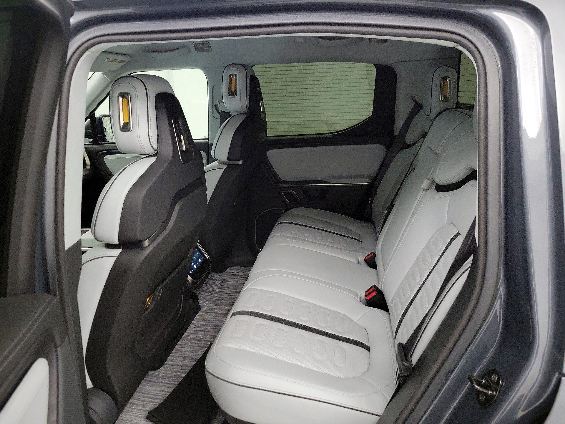 Thumbnail: 2023 Rivian R1T - 19