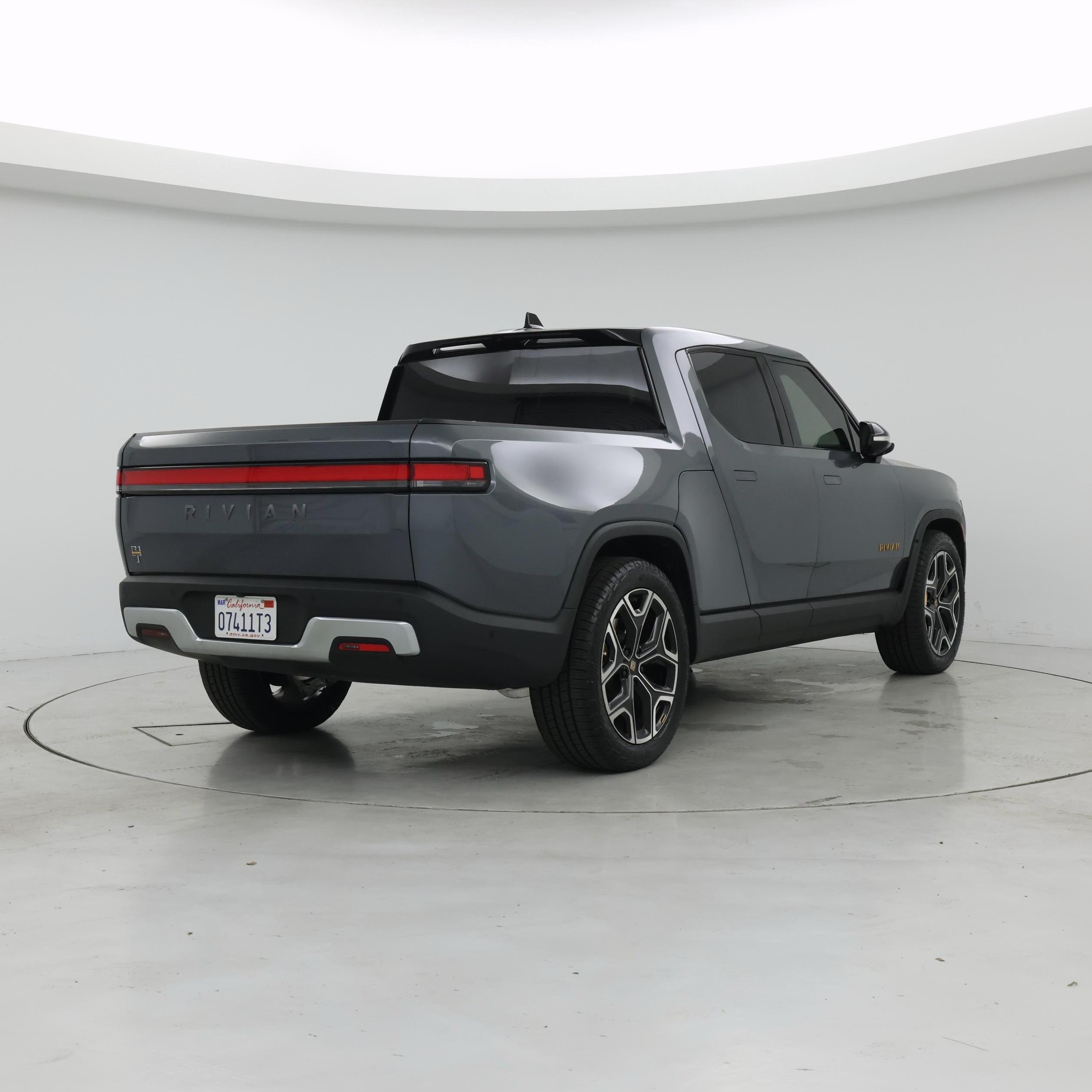 Thumbnail: 2023 Rivian R1T - 8