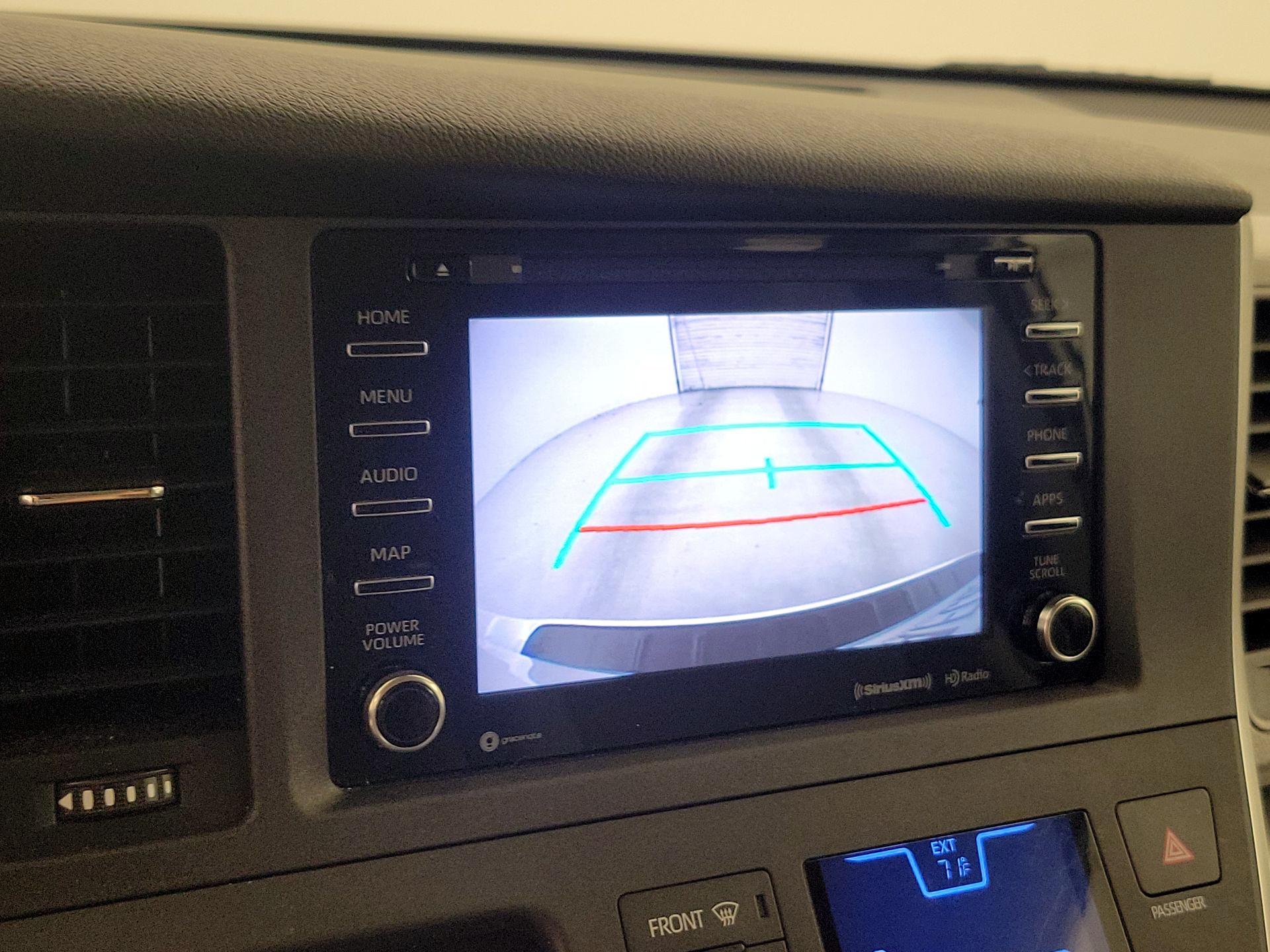 Thumbnail: 2020 Toyota Sienna - 14