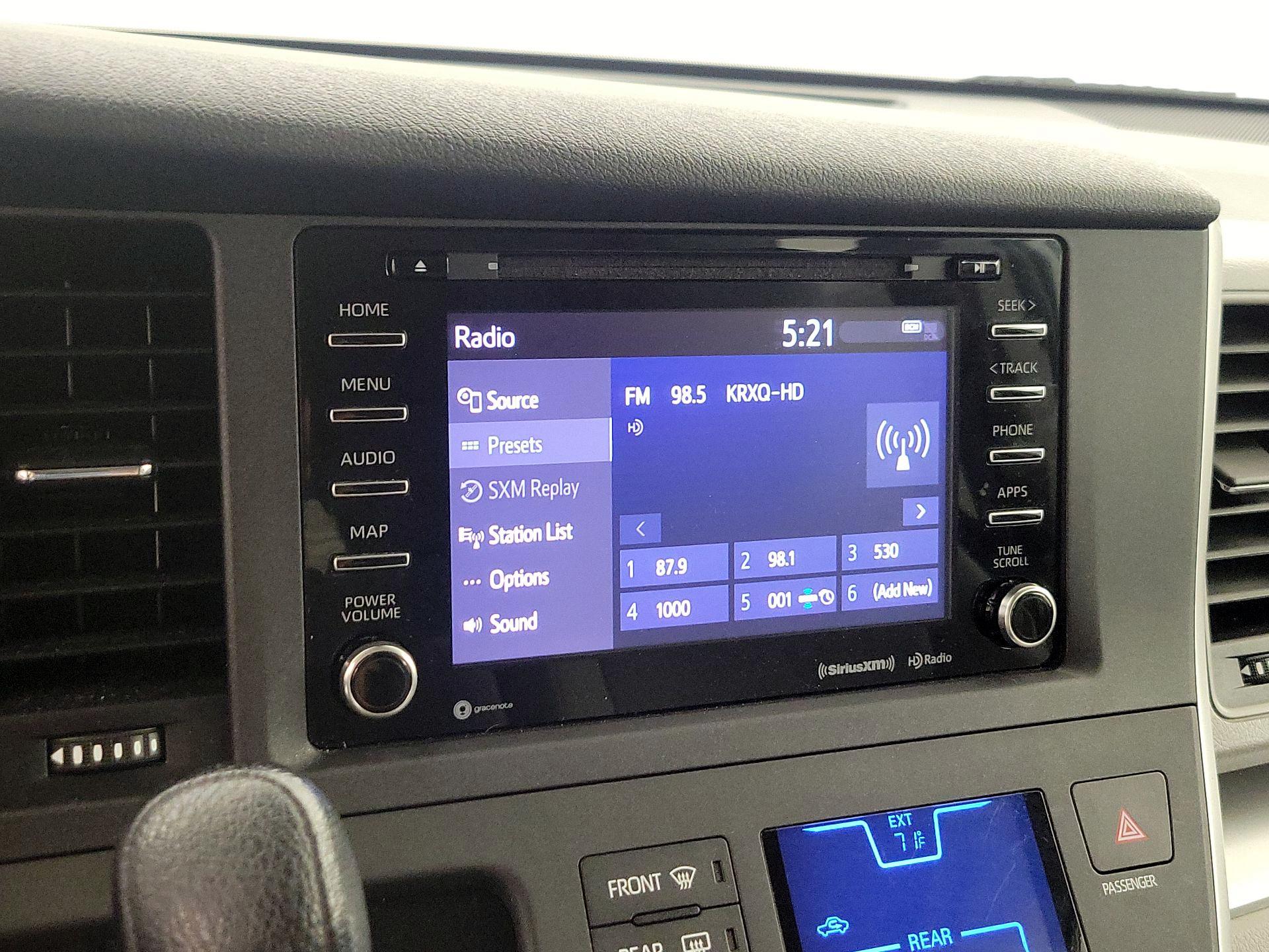 Thumbnail: 2020 Toyota Sienna - 15