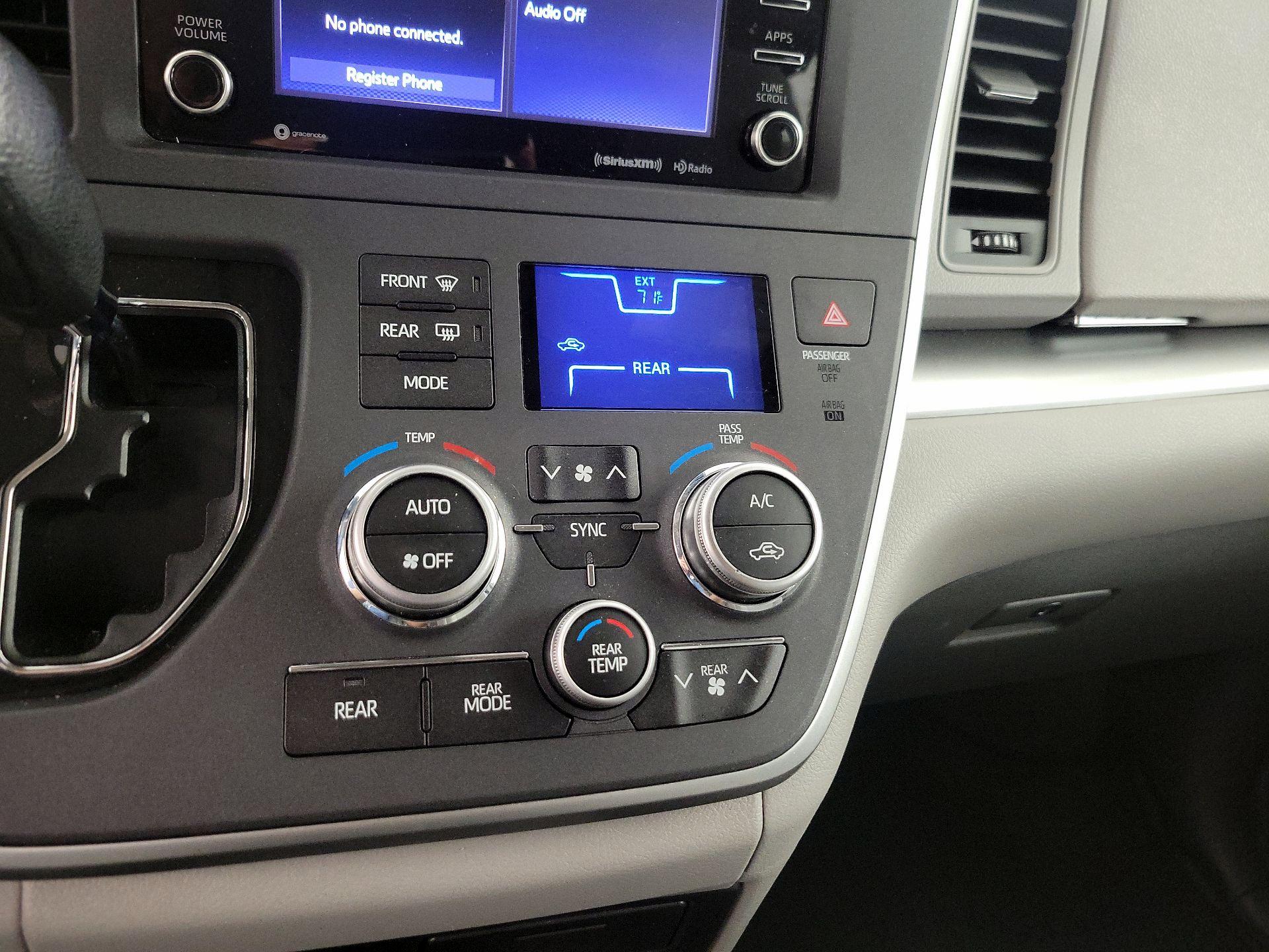 Thumbnail: 2020 Toyota Sienna - 16