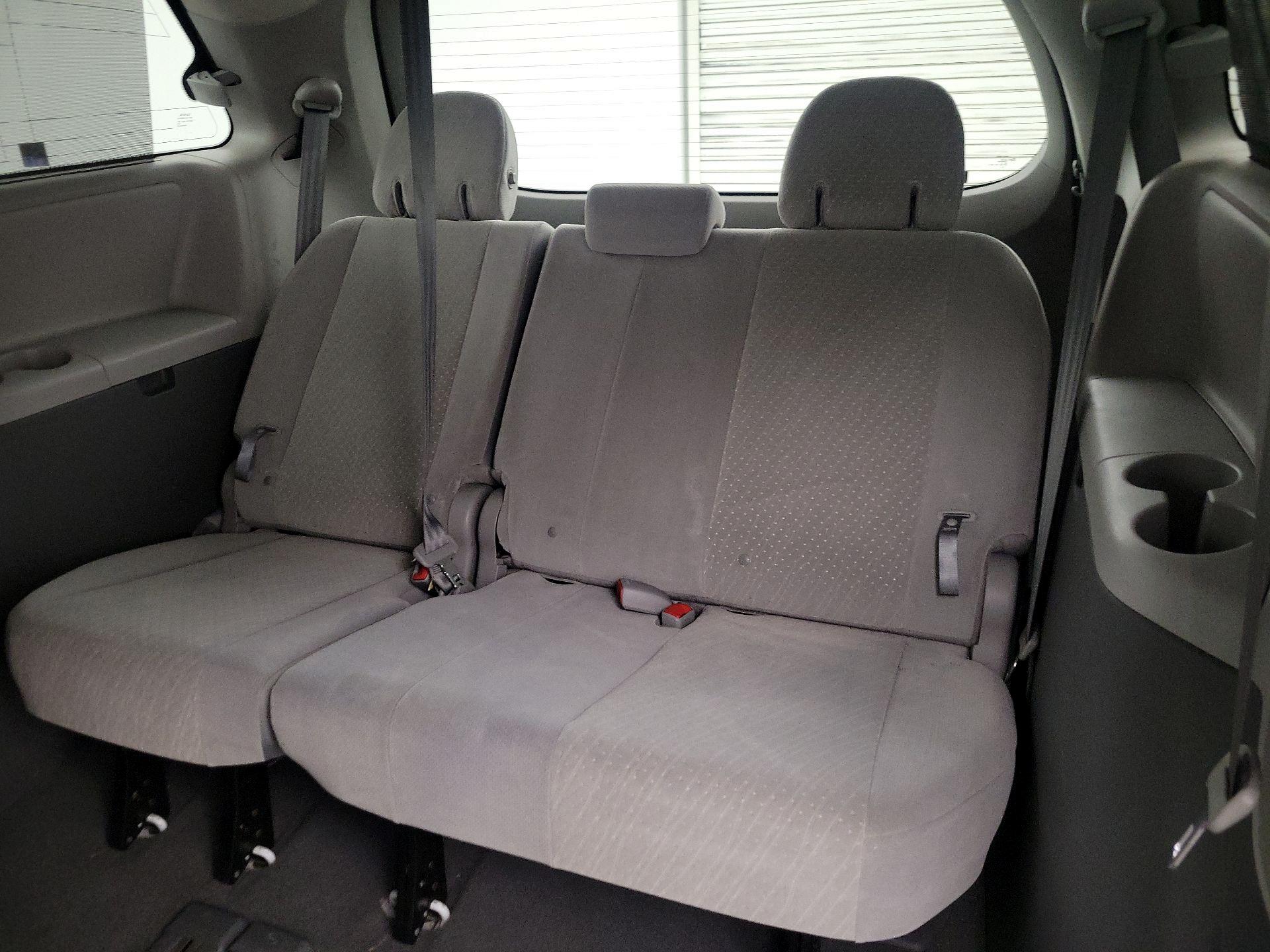 Thumbnail: 2020 Toyota Sienna - 20