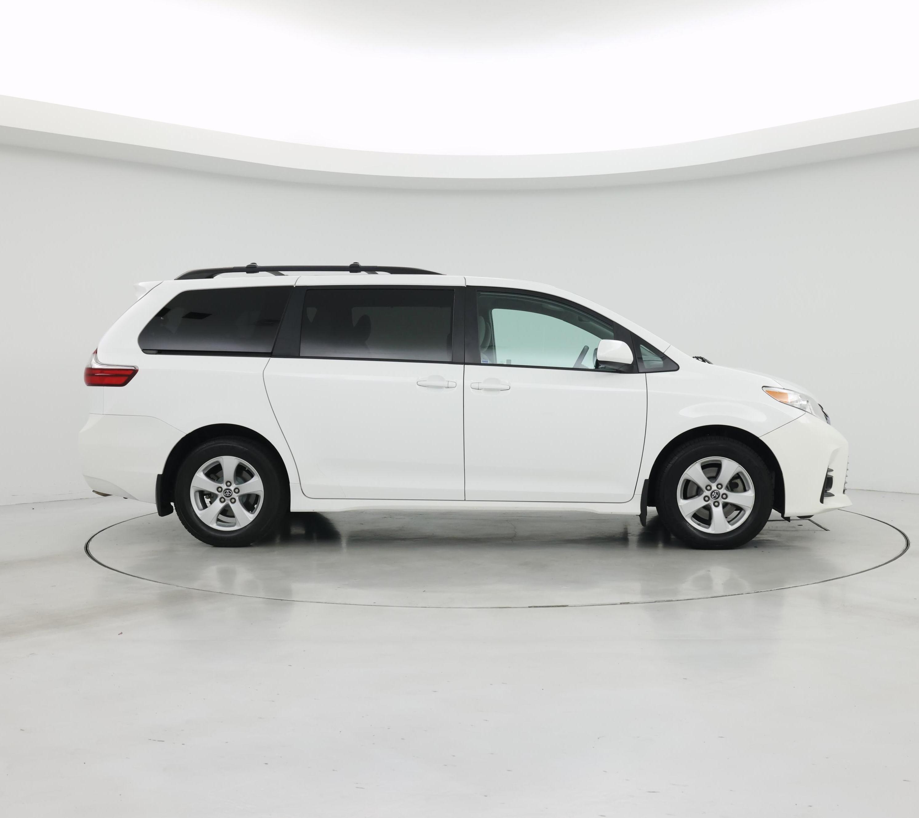Thumbnail: 2020 Toyota Sienna - 7