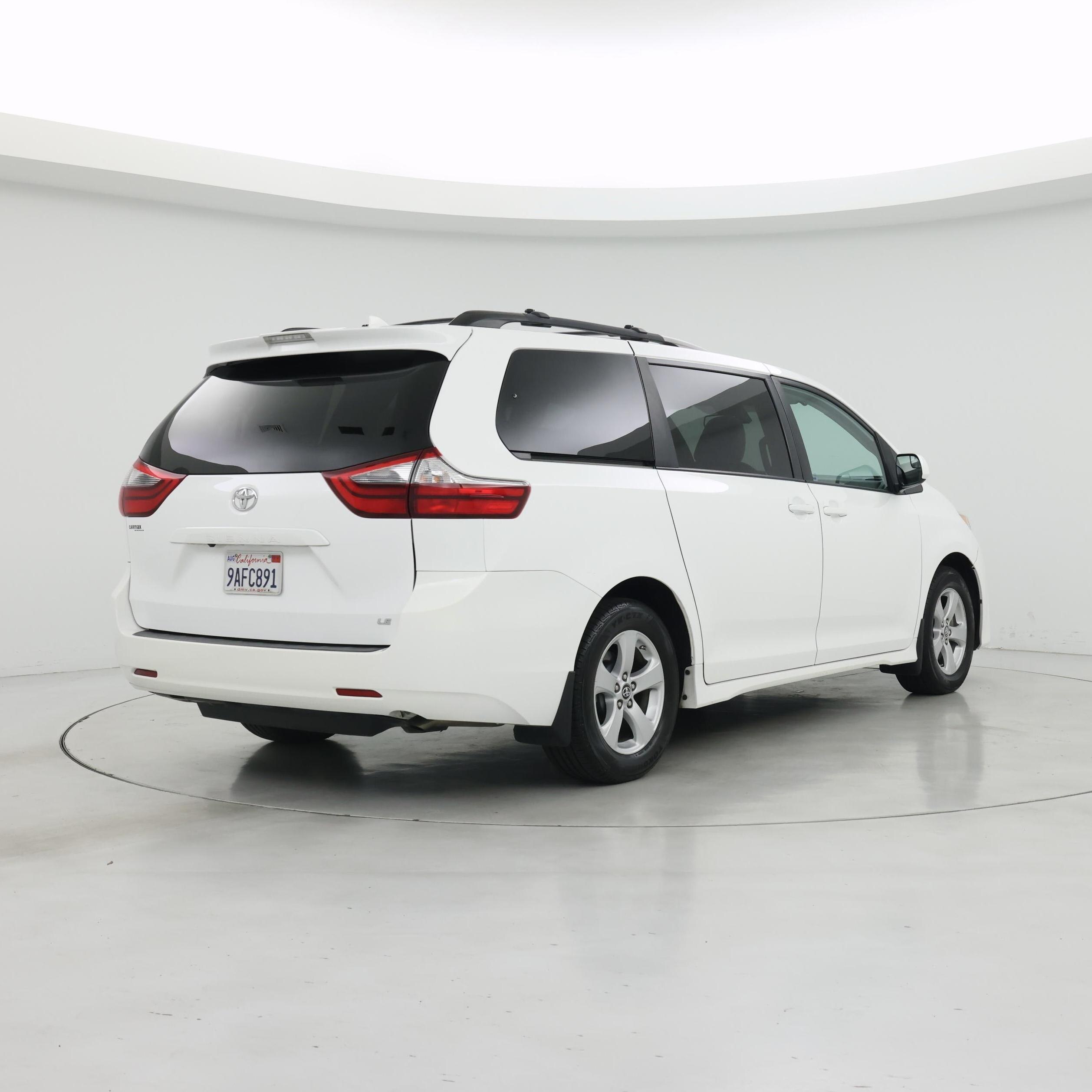 Thumbnail: 2020 Toyota Sienna - 8