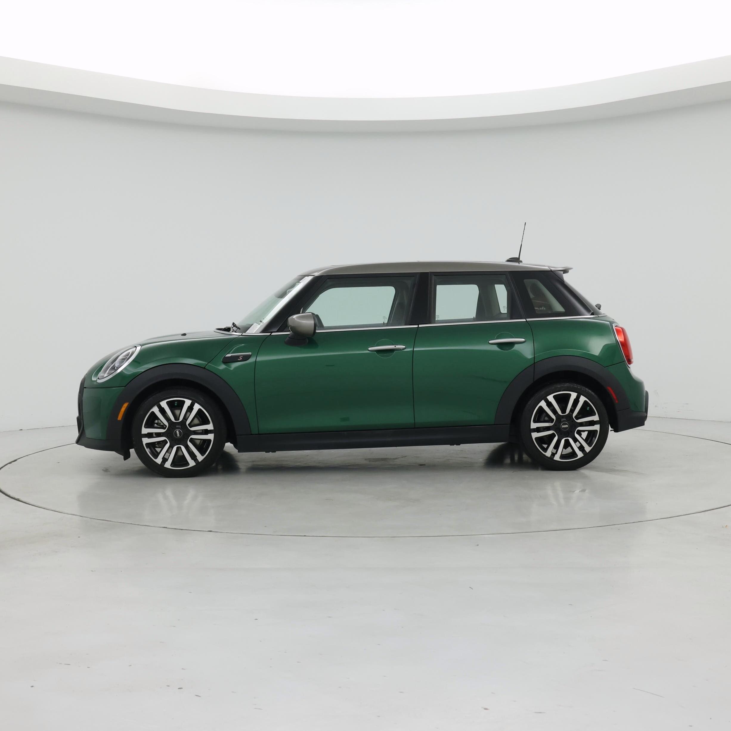 Thumbnail: 2022 MINI Cooper Hardtop - 3