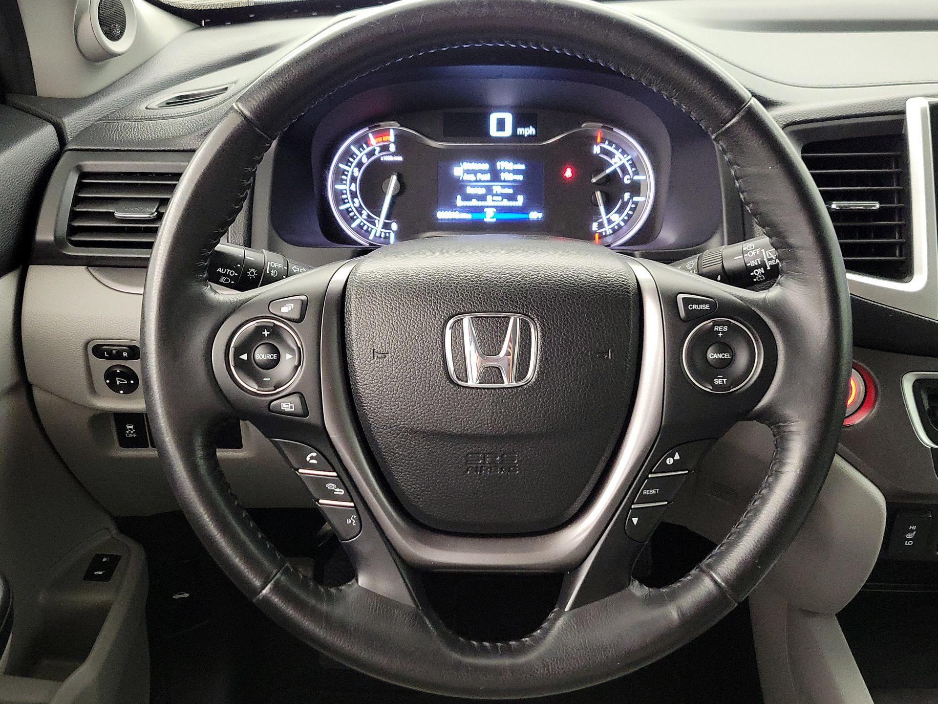 Thumbnail: 2018 Honda Pilot - 10