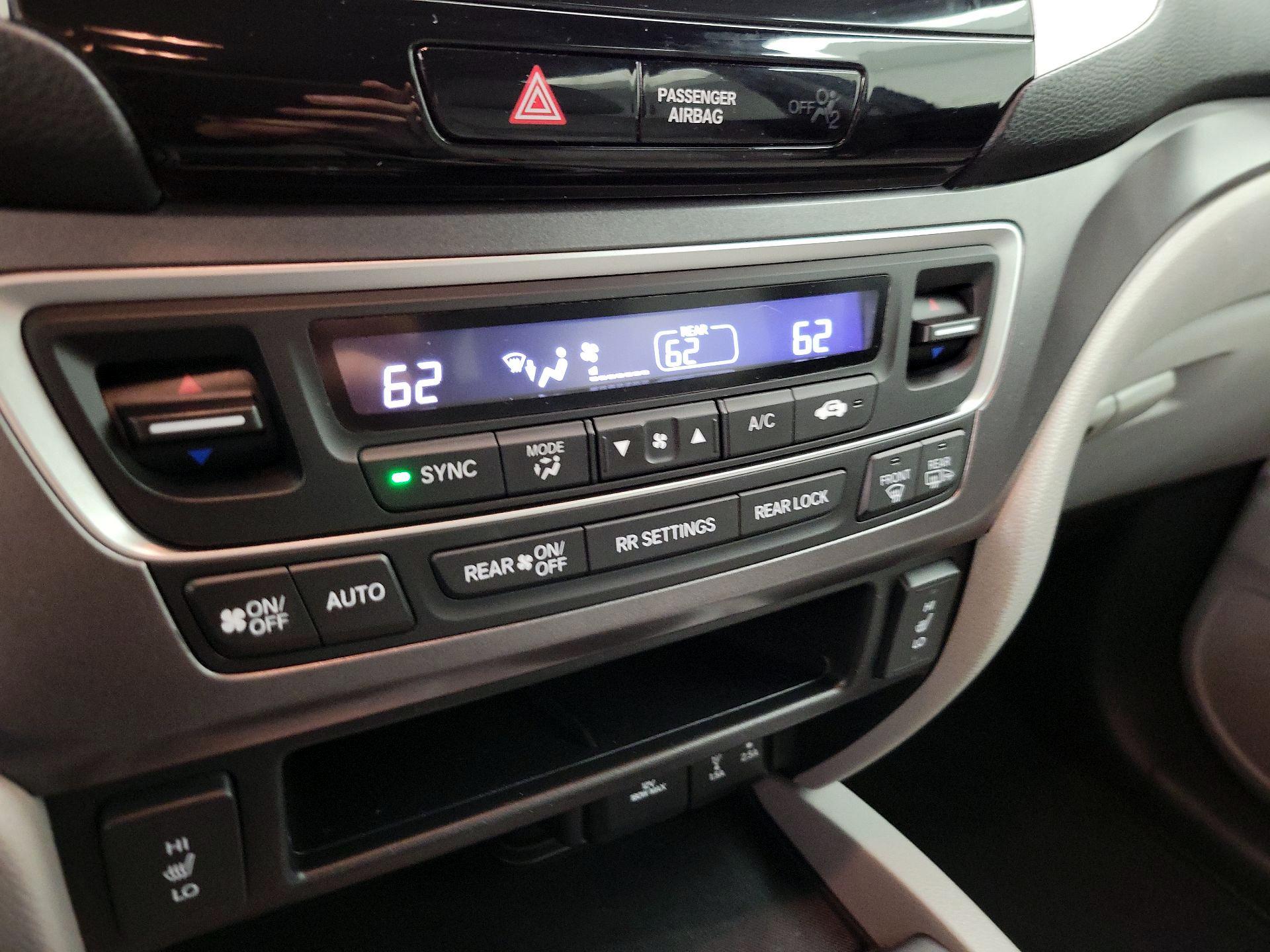 Thumbnail: 2018 Honda Pilot - 16