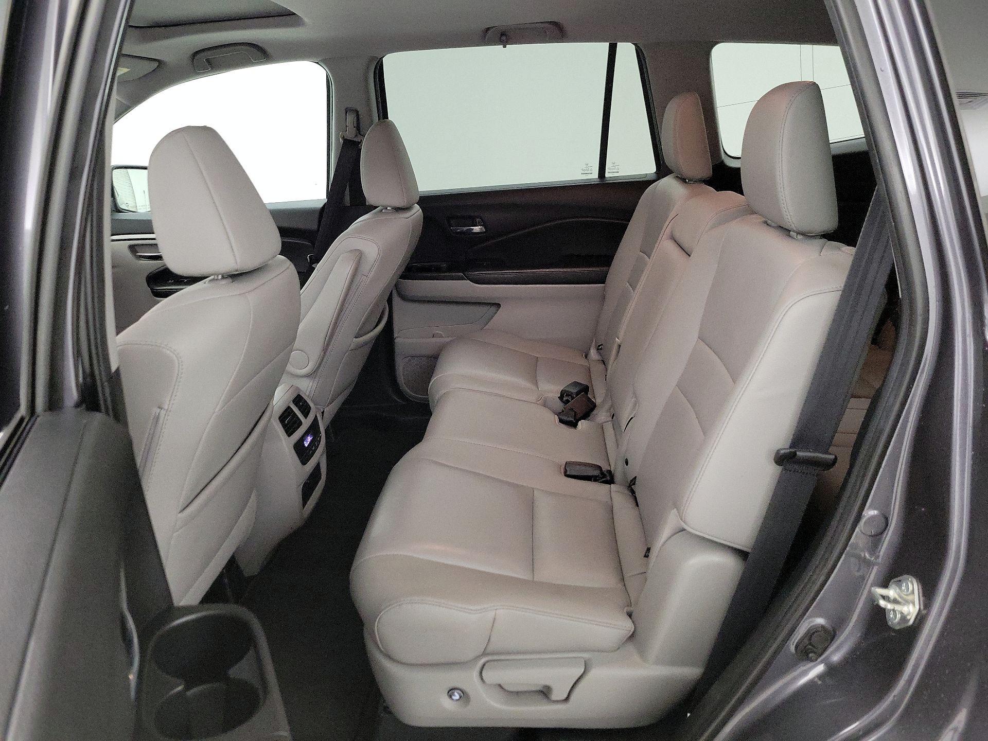 Thumbnail: 2018 Honda Pilot - 20