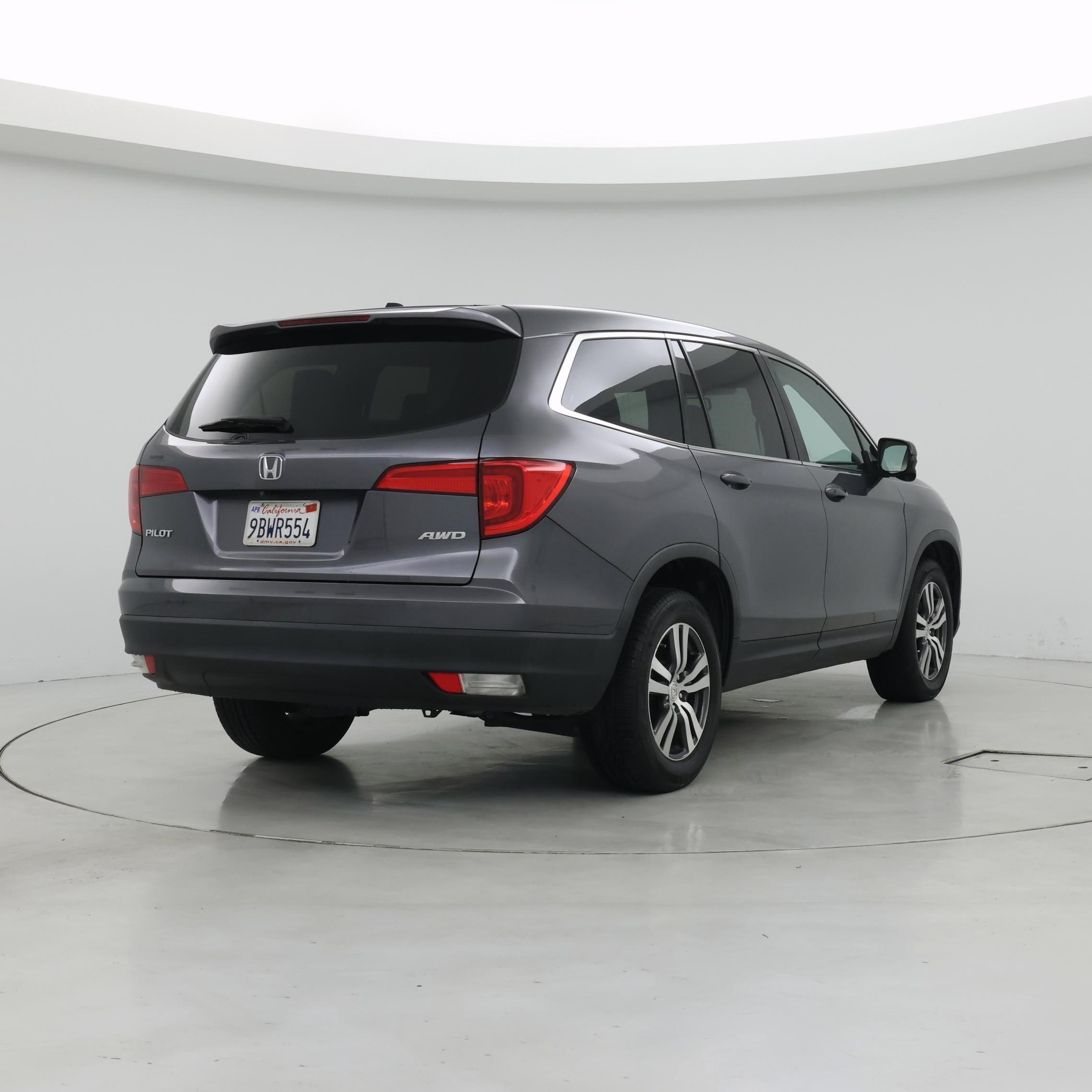 Thumbnail: 2018 Honda Pilot - 8