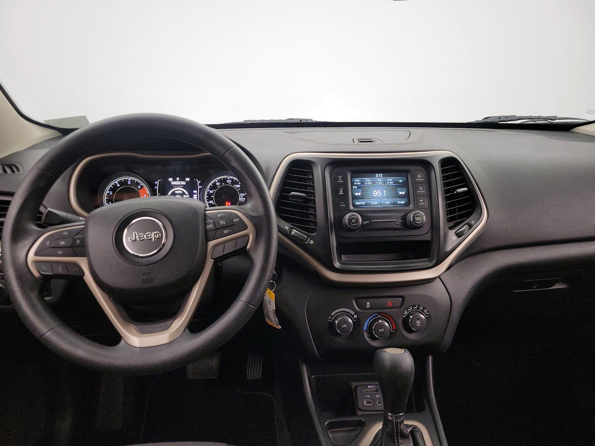 Thumbnail: 2016 Jeep Cherokee - 9