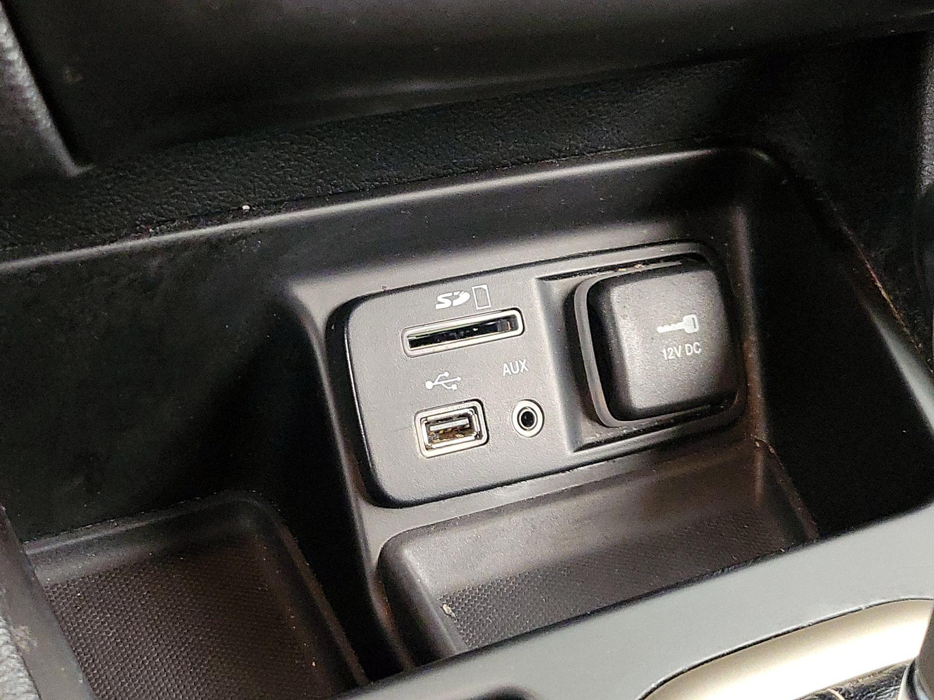 Thumbnail: 2016 Jeep Cherokee - 18