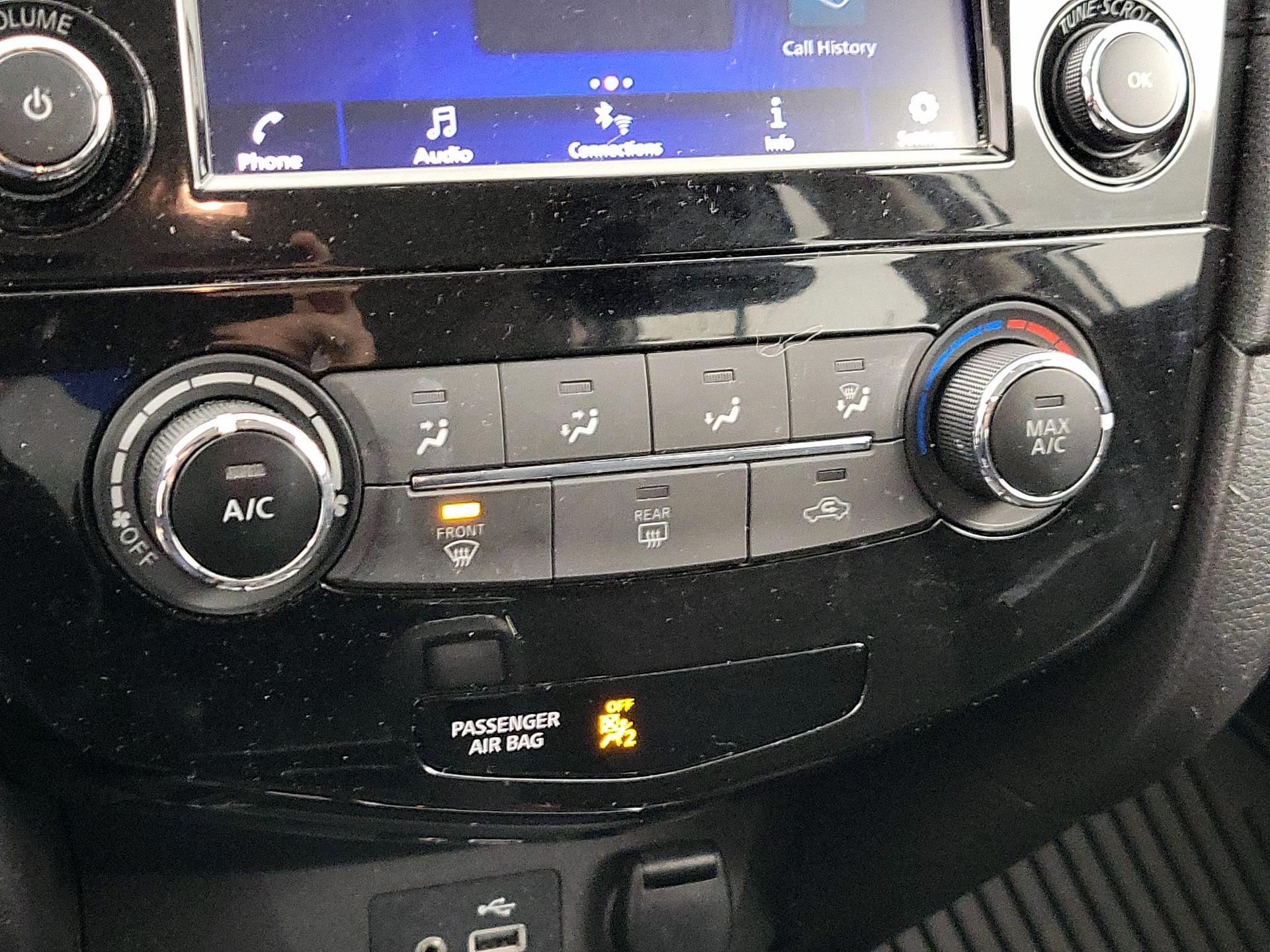 Thumbnail: 2019 Nissan Rogue - 16