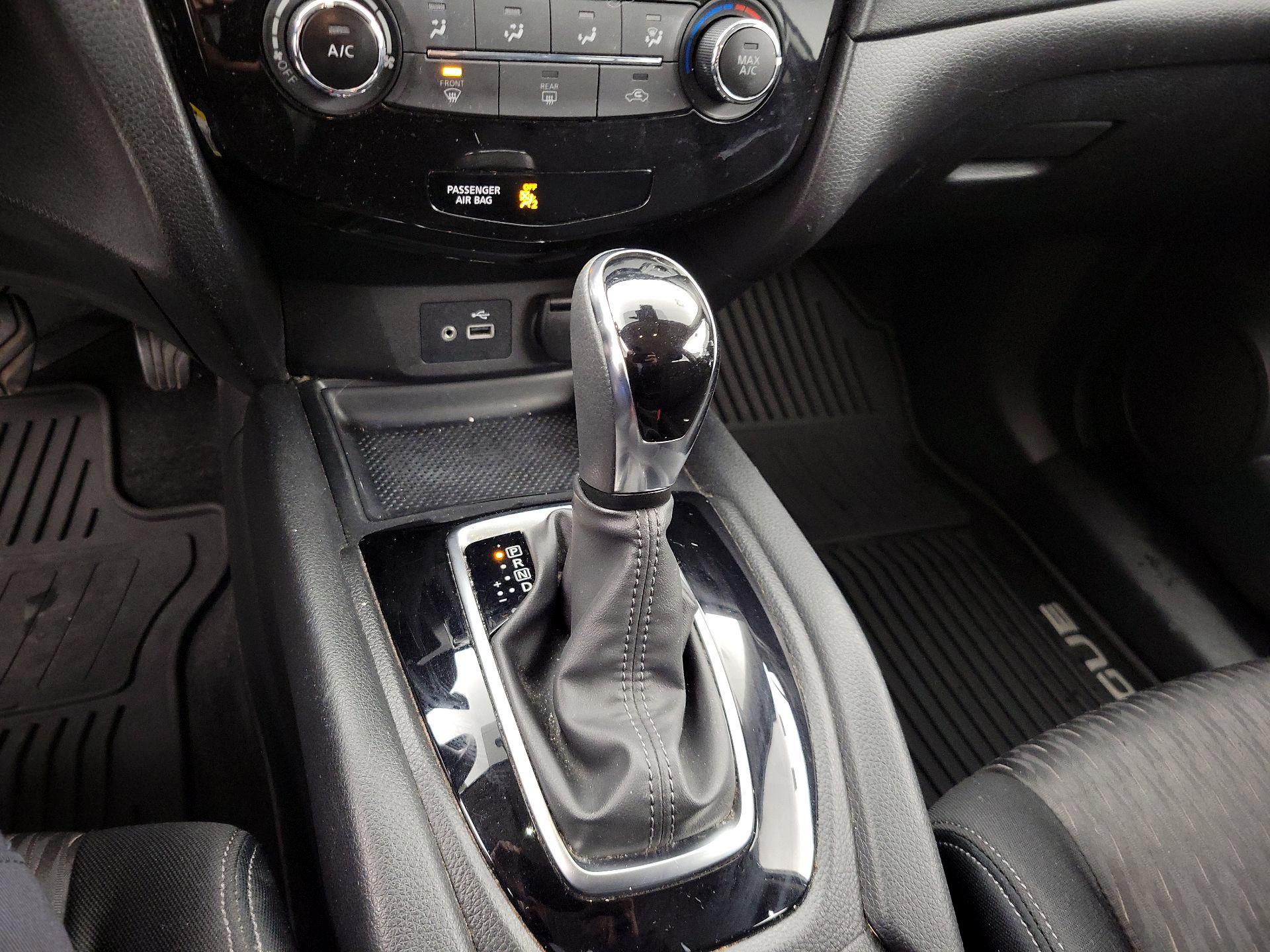 Thumbnail: 2019 Nissan Rogue - 17