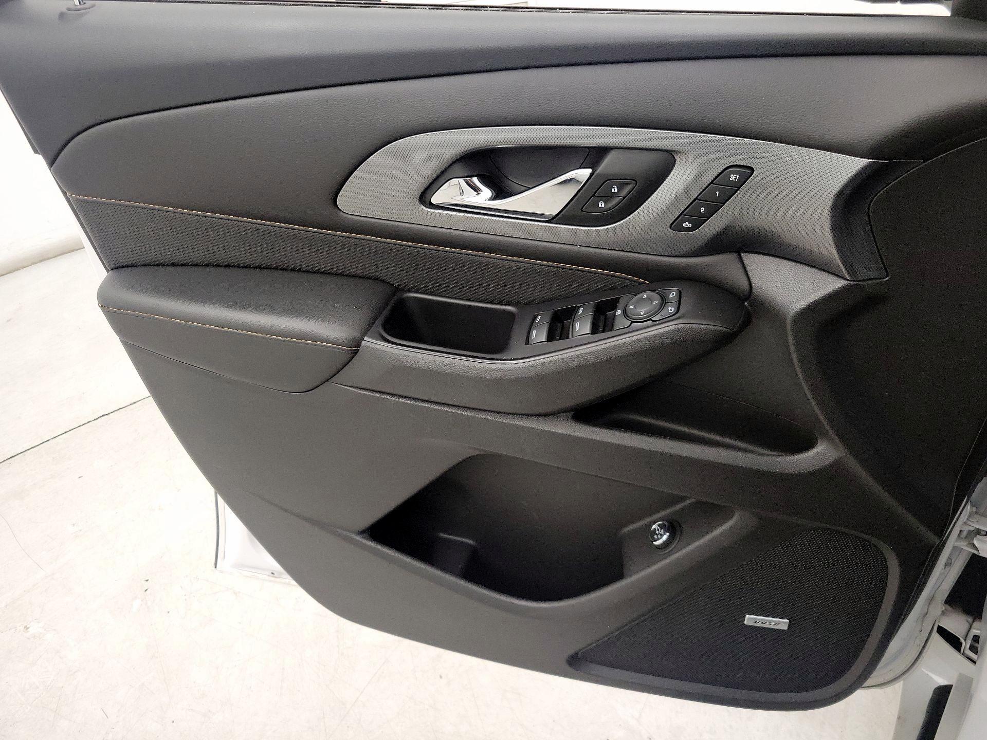 Thumbnail: 2018 Chevrolet Traverse - 12