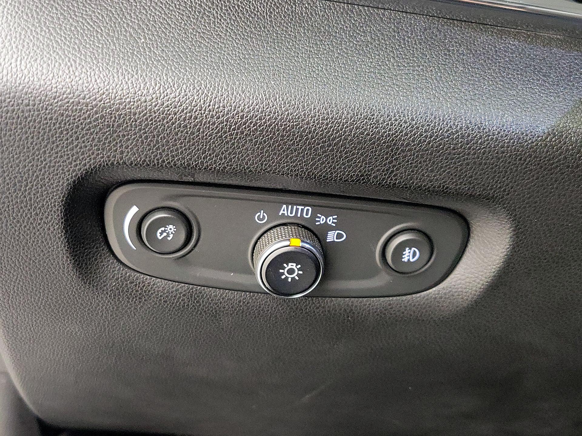 Thumbnail: 2018 Chevrolet Traverse - 13