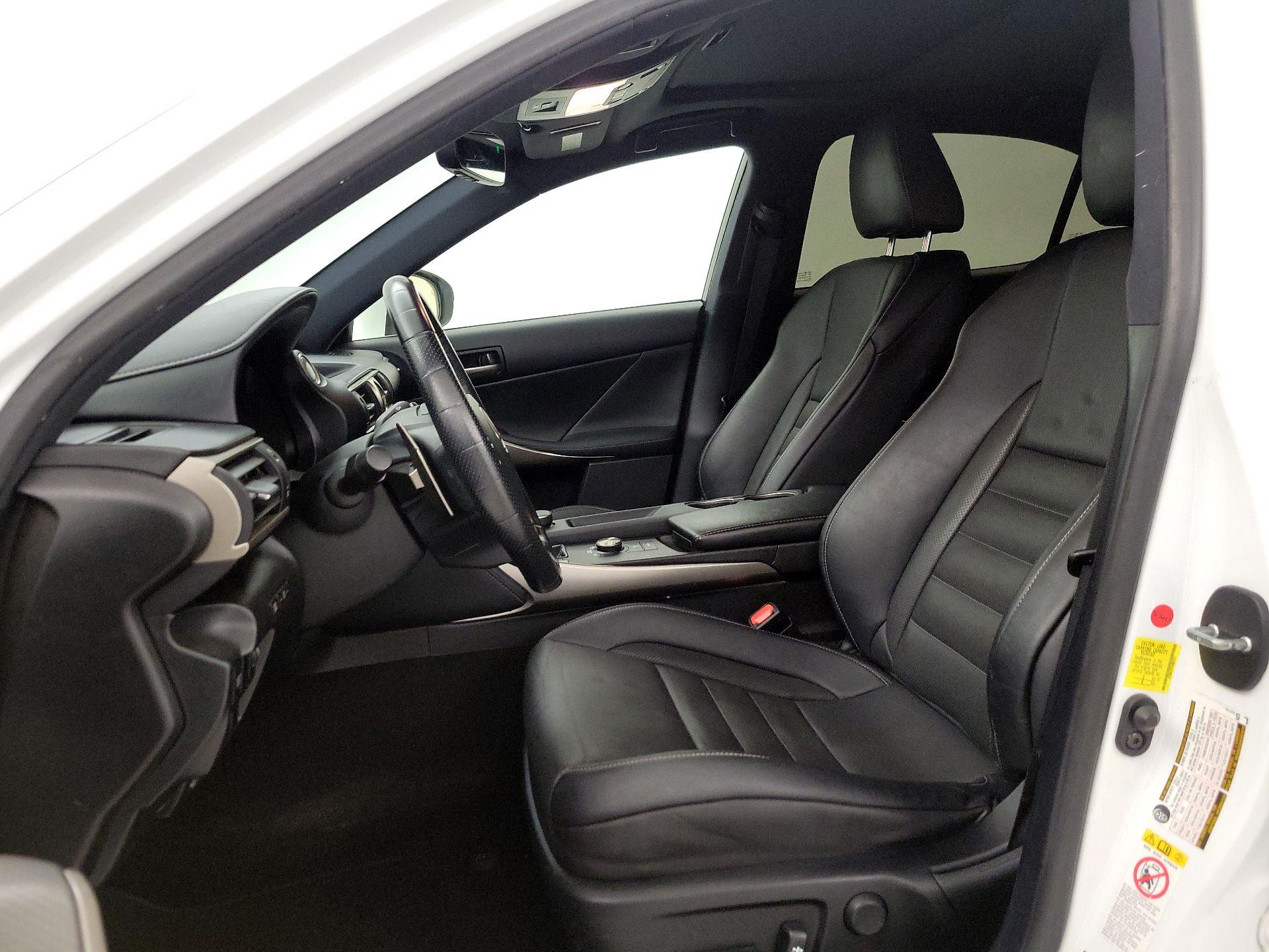 Thumbnail: 2017 Lexus IS - 11