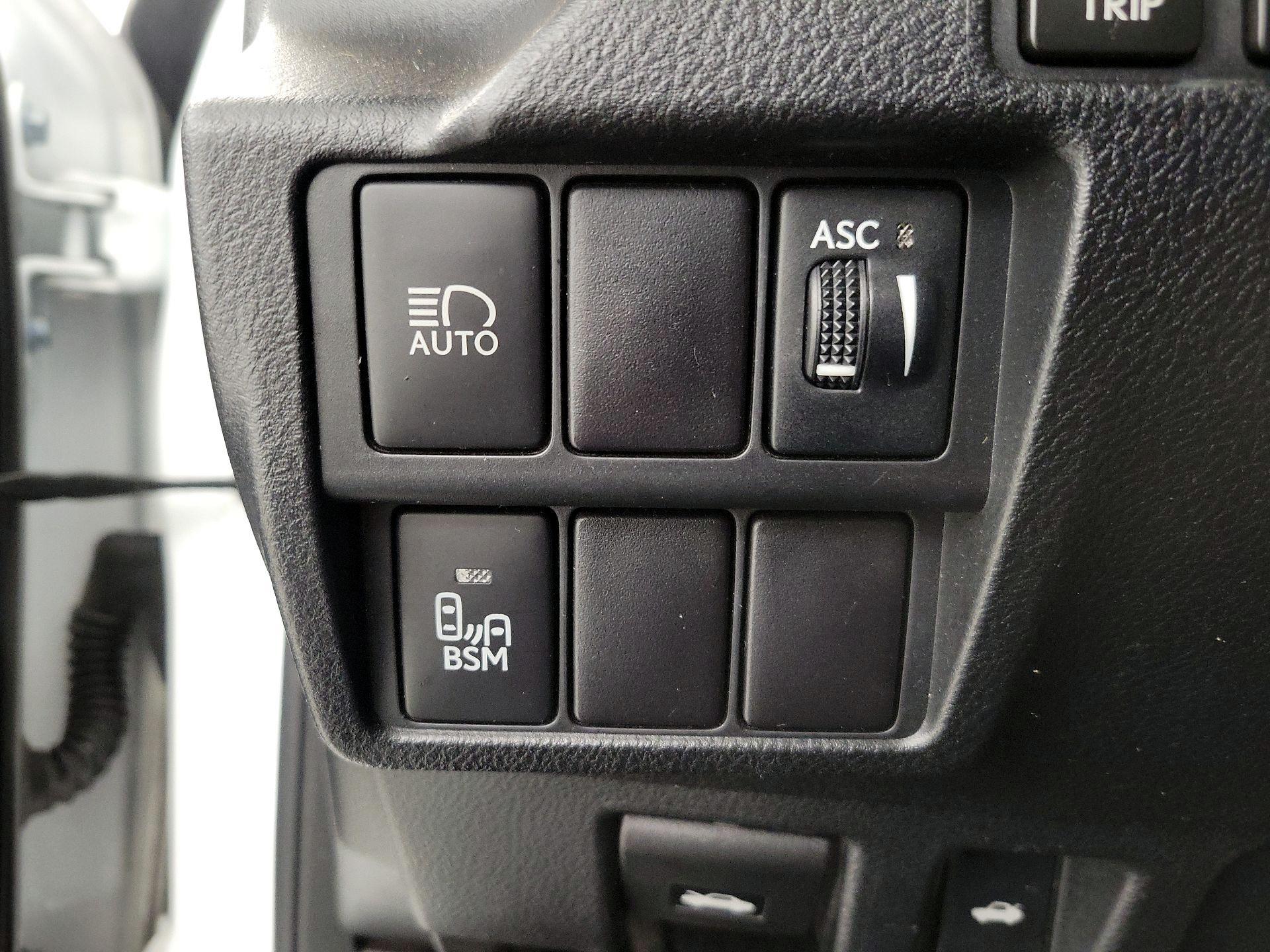 Thumbnail: 2017 Lexus IS - 13