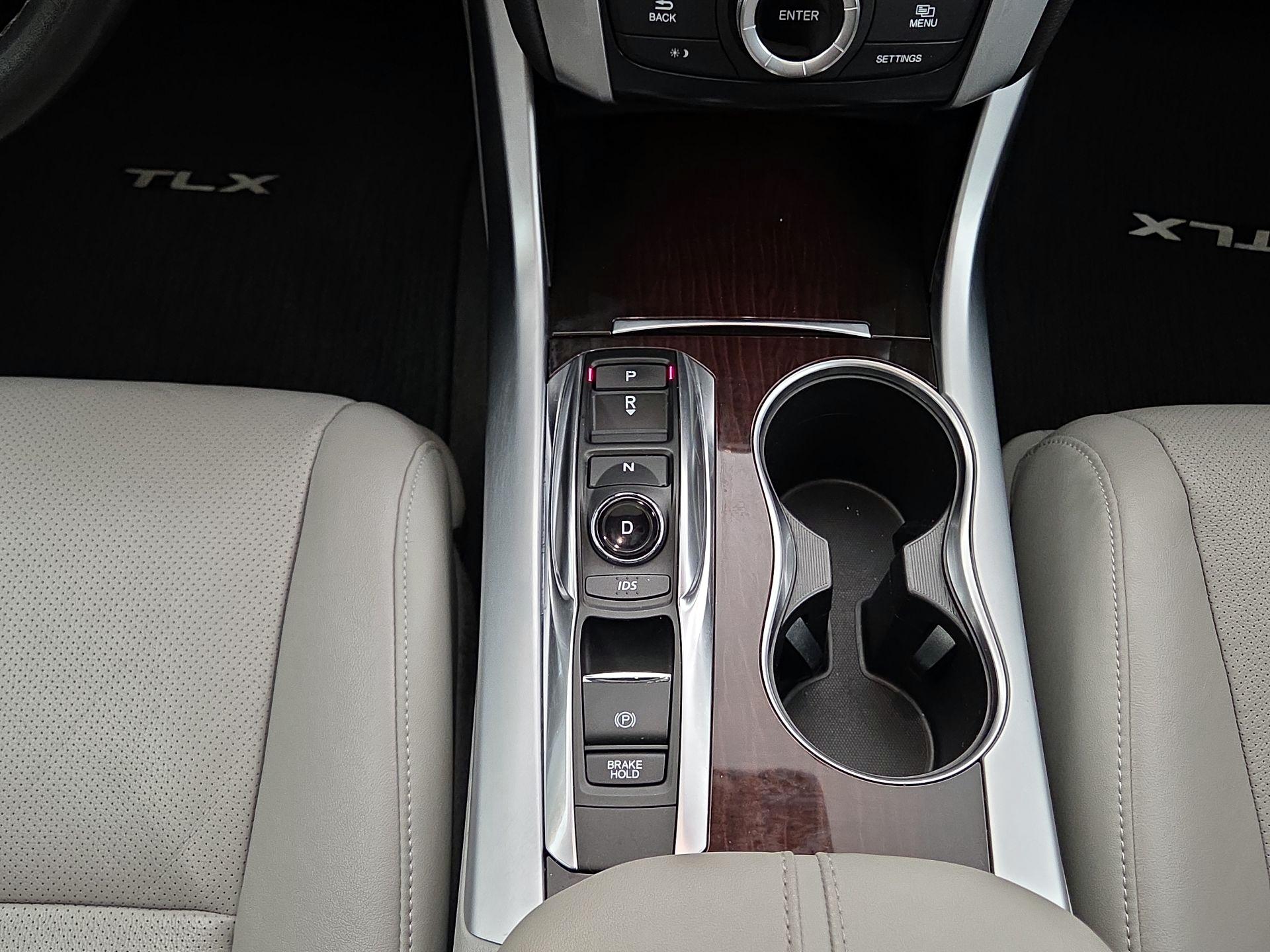 Thumbnail: 2015 Acura TLX - 18