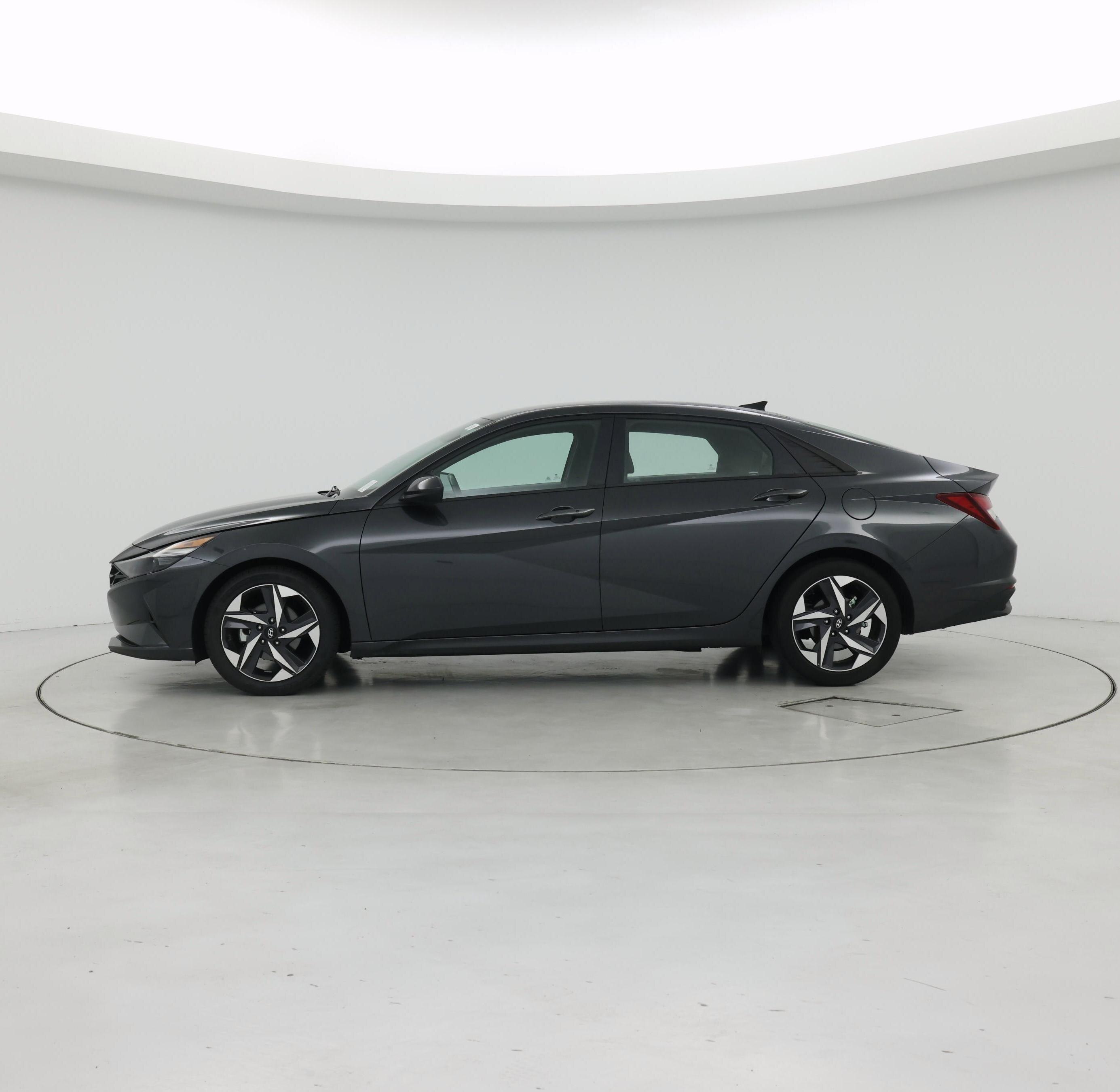 Thumbnail: 2023 Hyundai Elantra - 3