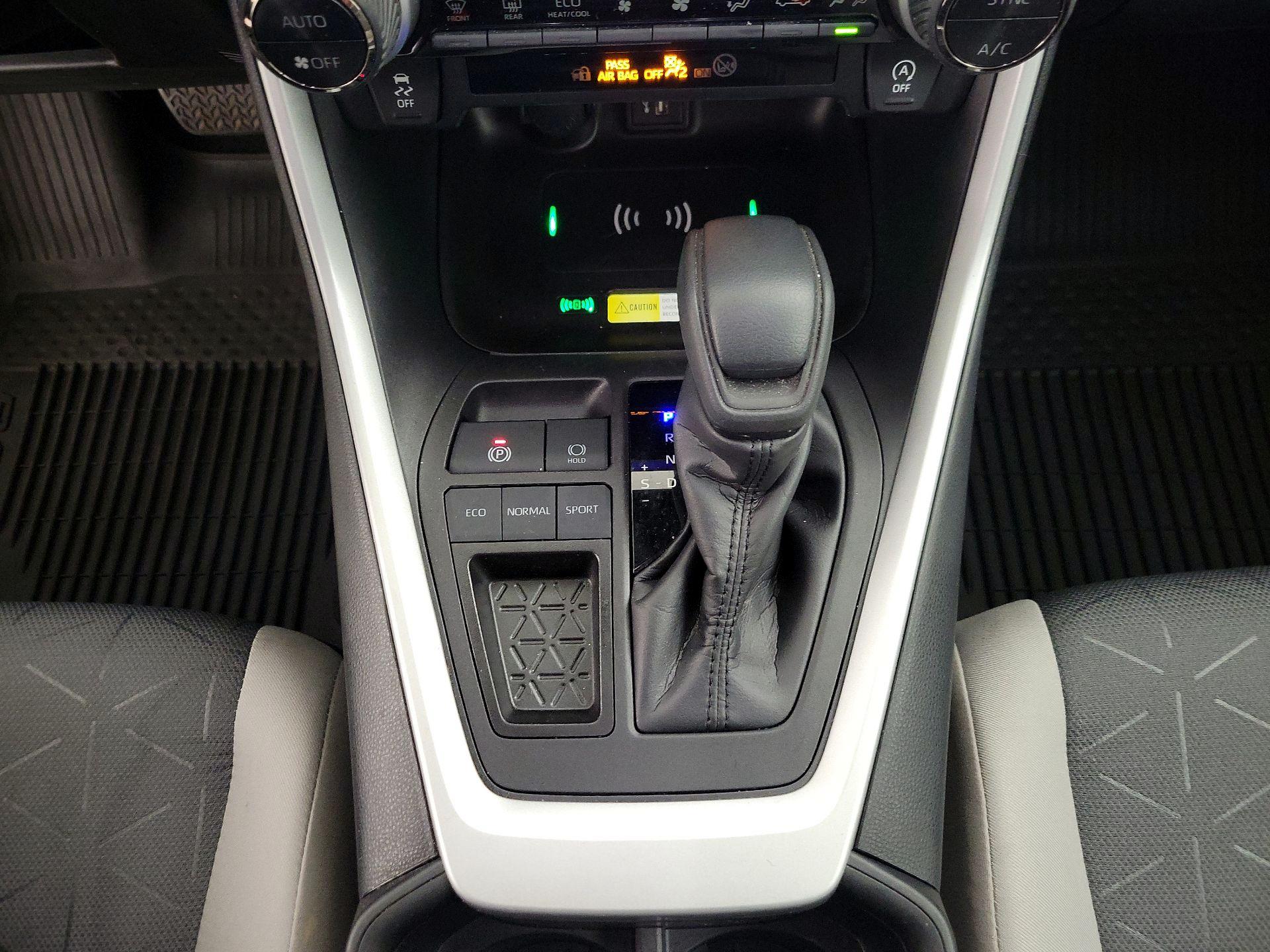 Thumbnail: 2024 Toyota RAV4 - 17