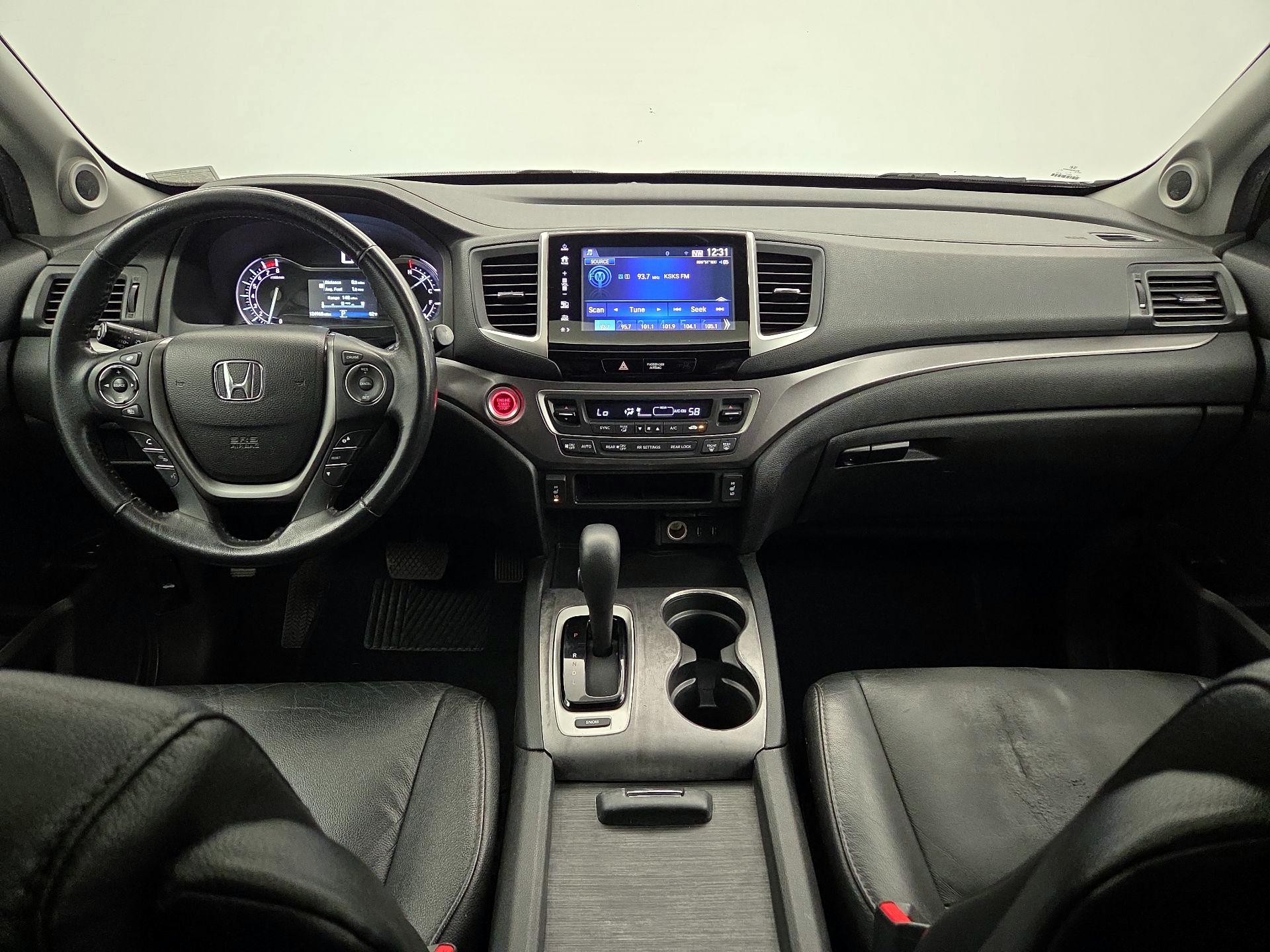 Thumbnail: 2017 Honda Pilot - 9