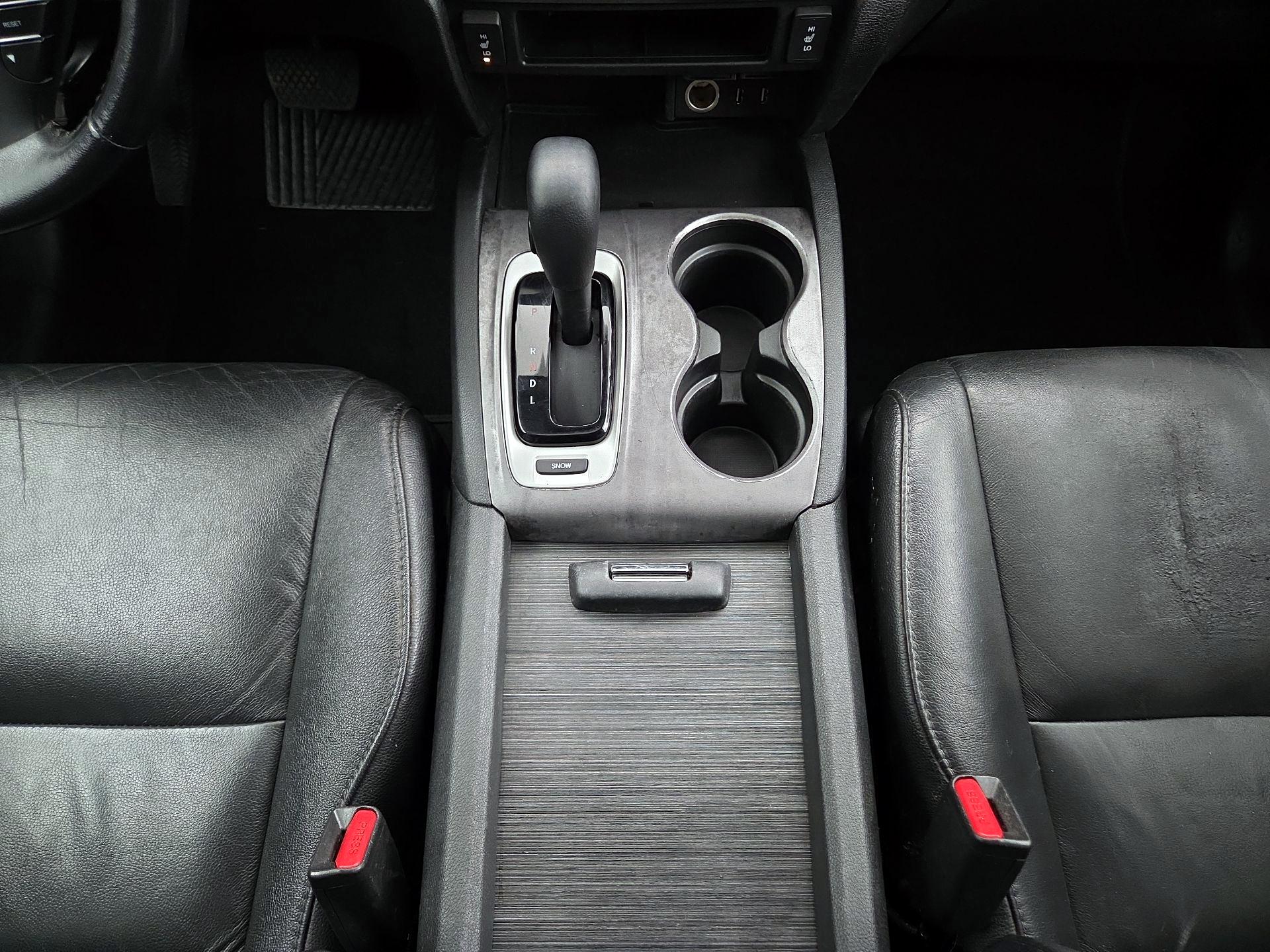 Thumbnail: 2017 Honda Pilot - 17