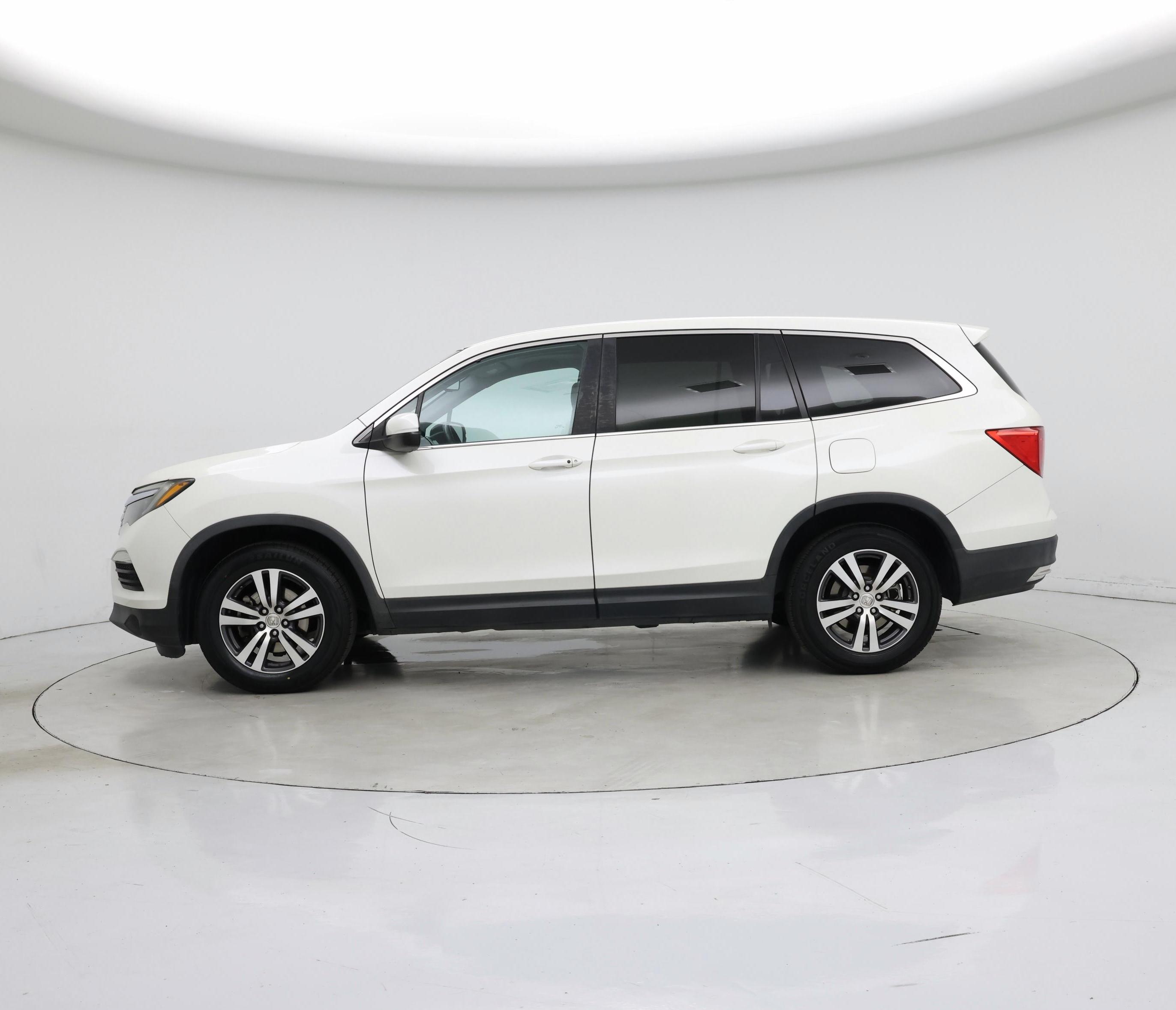 Thumbnail: 2017 Honda Pilot - 3