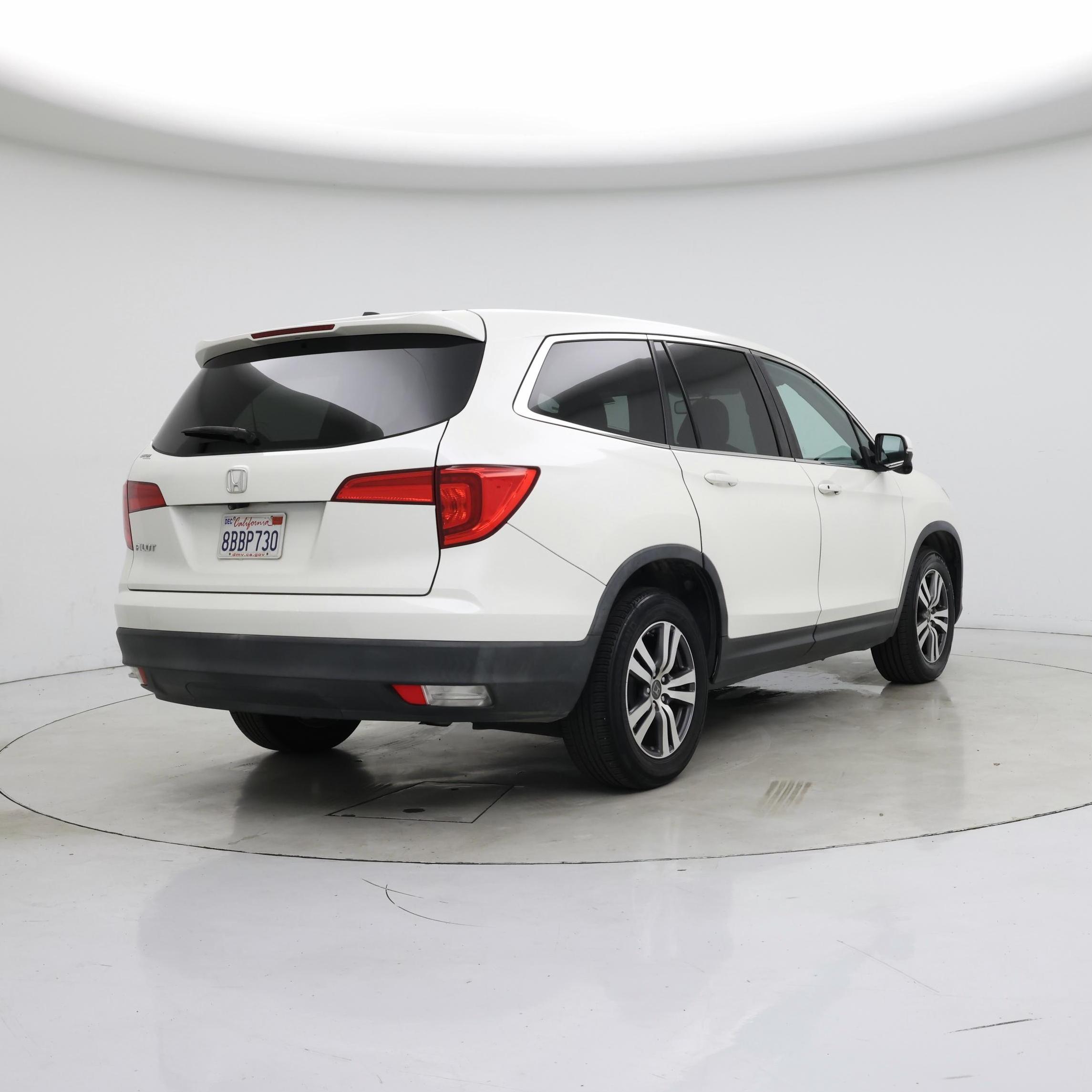 Thumbnail: 2017 Honda Pilot - 8