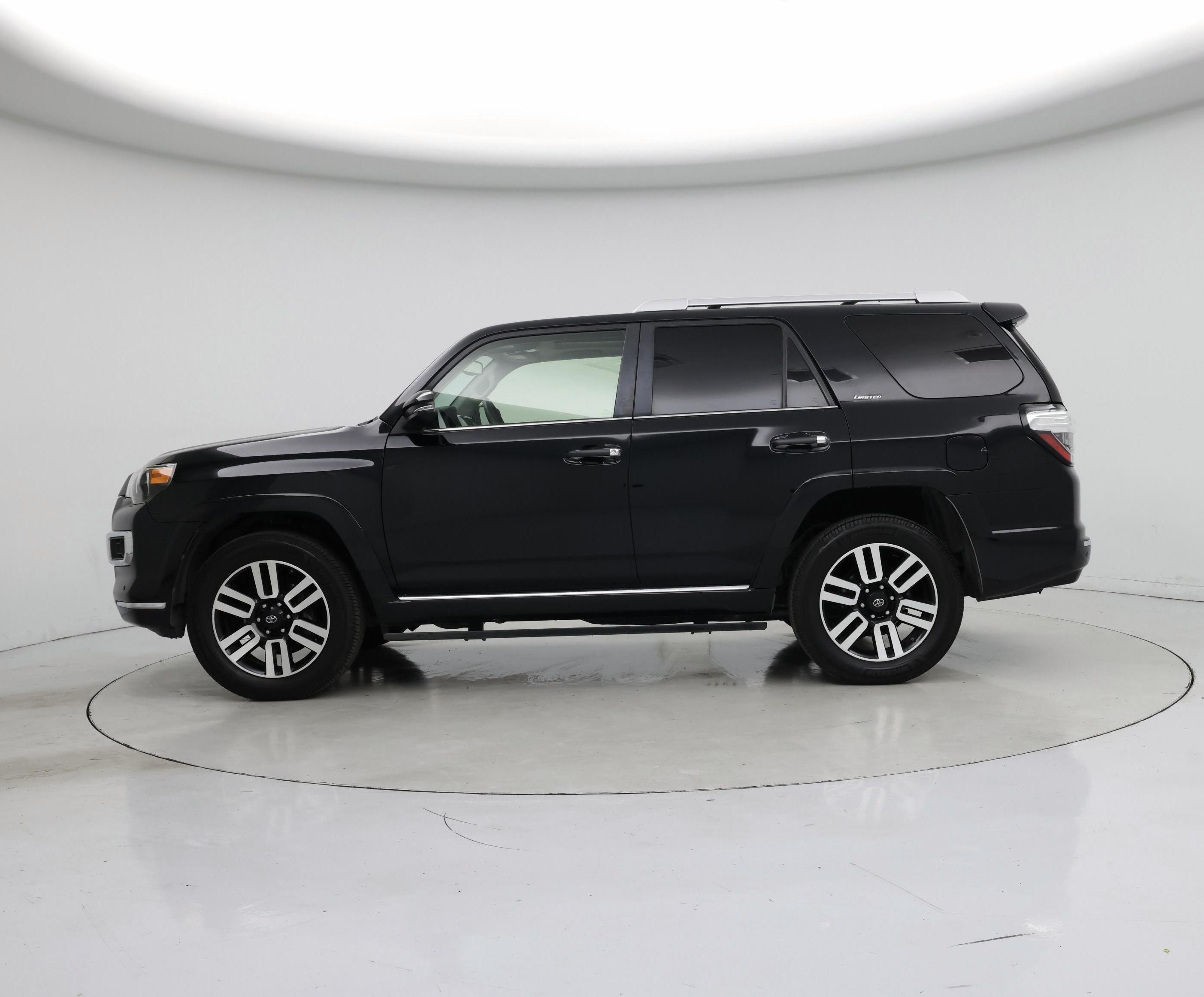 Thumbnail: 2018 Toyota 4Runner - 3