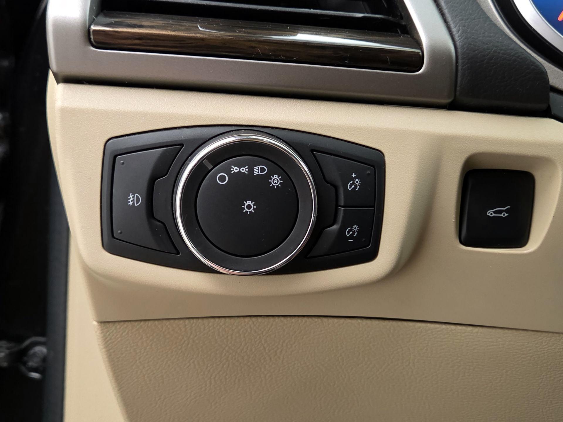 Thumbnail: 2014 Ford Fusion - 13