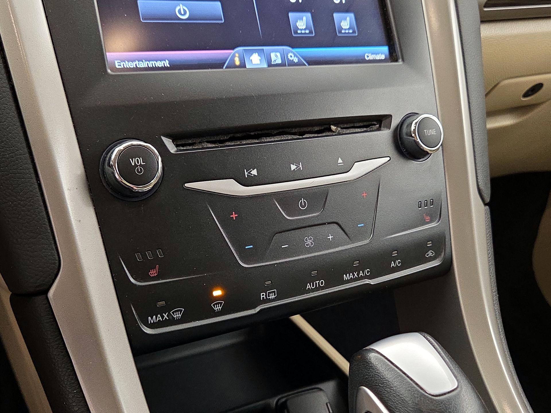 Thumbnail: 2014 Ford Fusion - 16