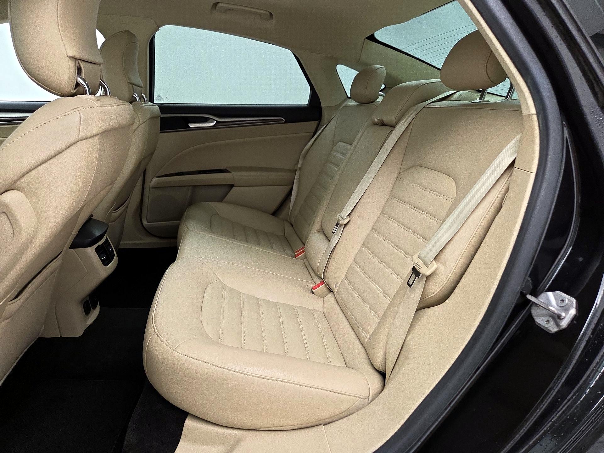 Thumbnail: 2014 Ford Fusion - 19