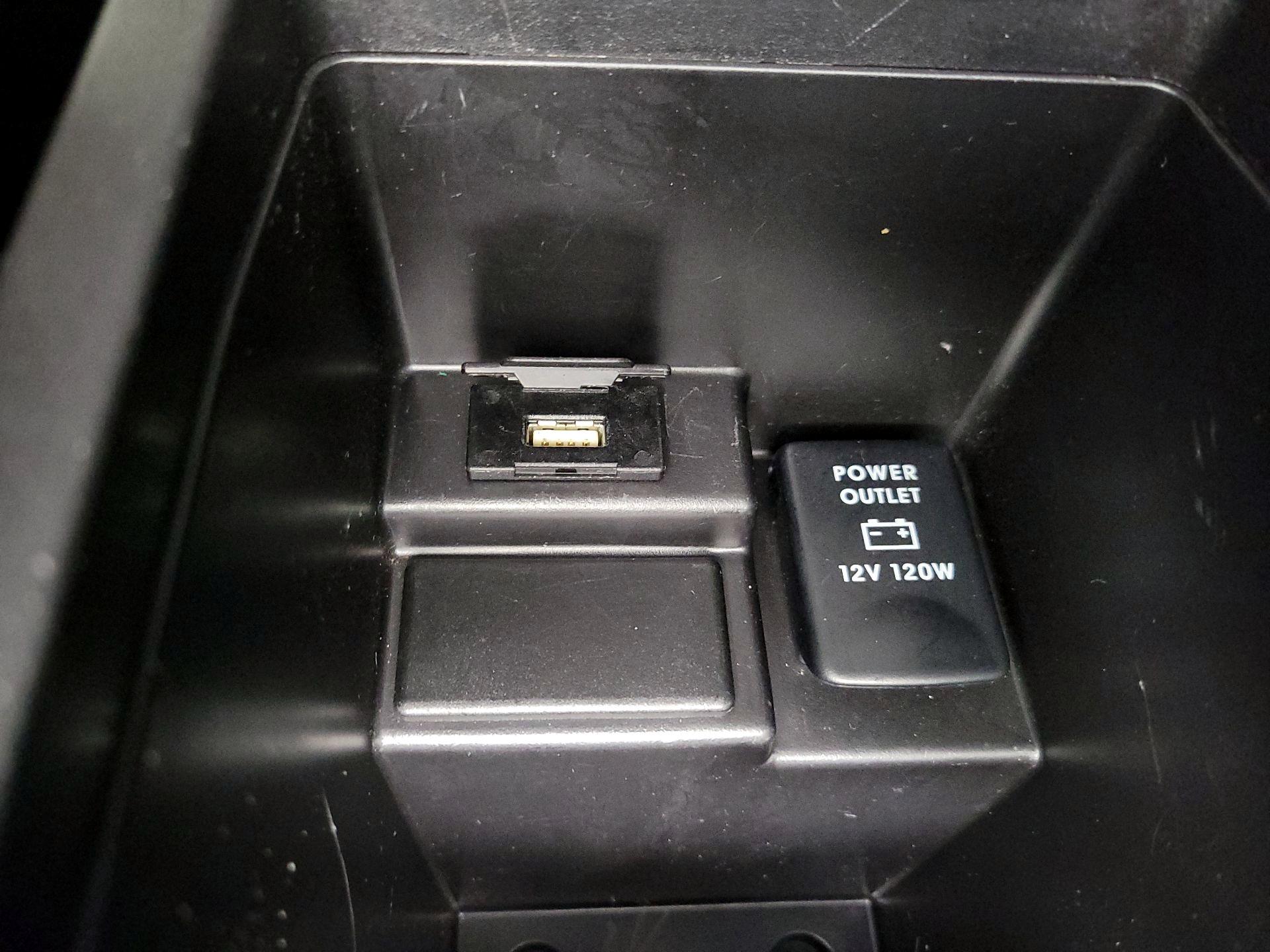 Thumbnail: 2015 Mitsubishi Outlander Sport - 17