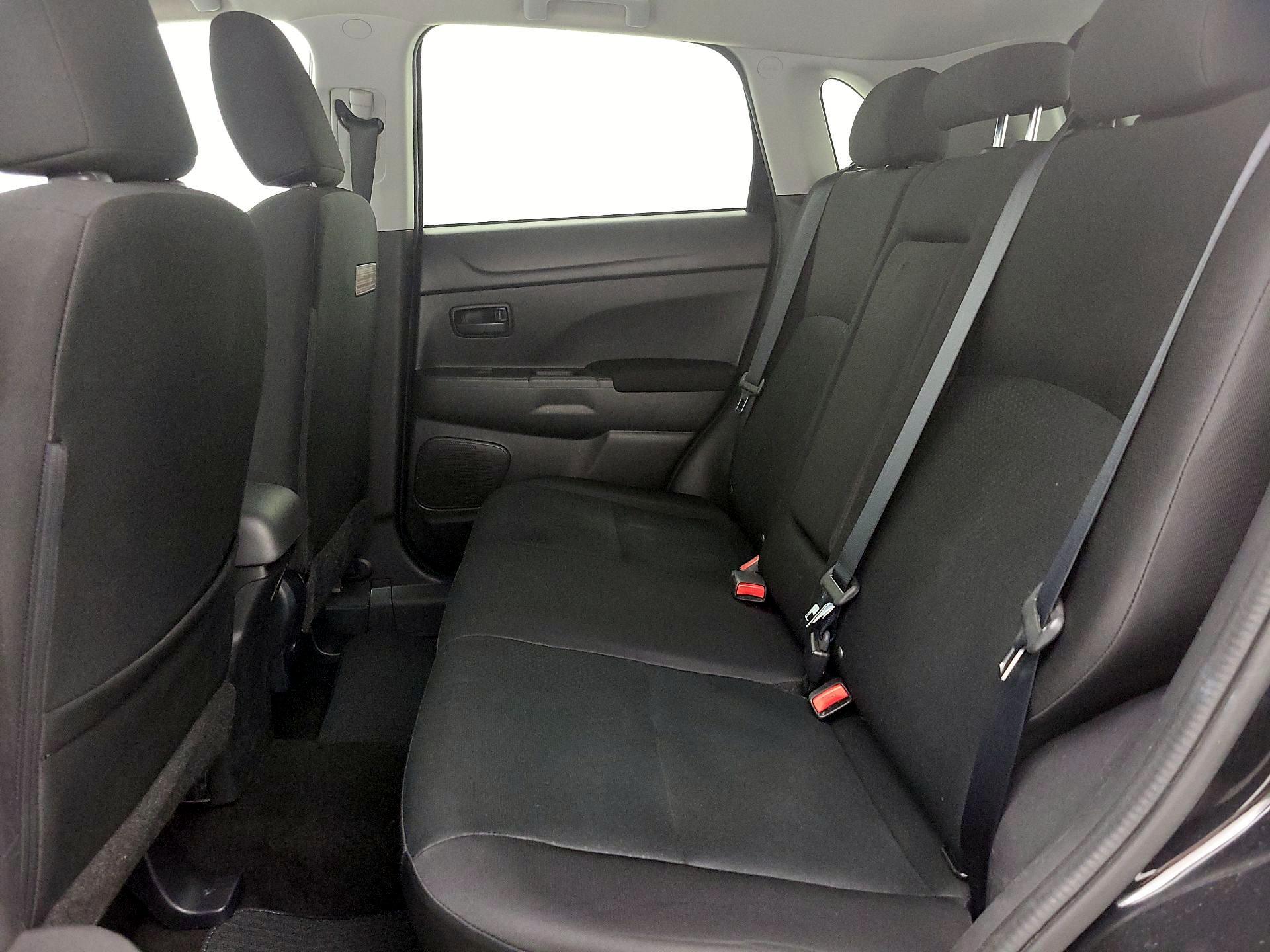 Thumbnail: 2015 Mitsubishi Outlander Sport - 18