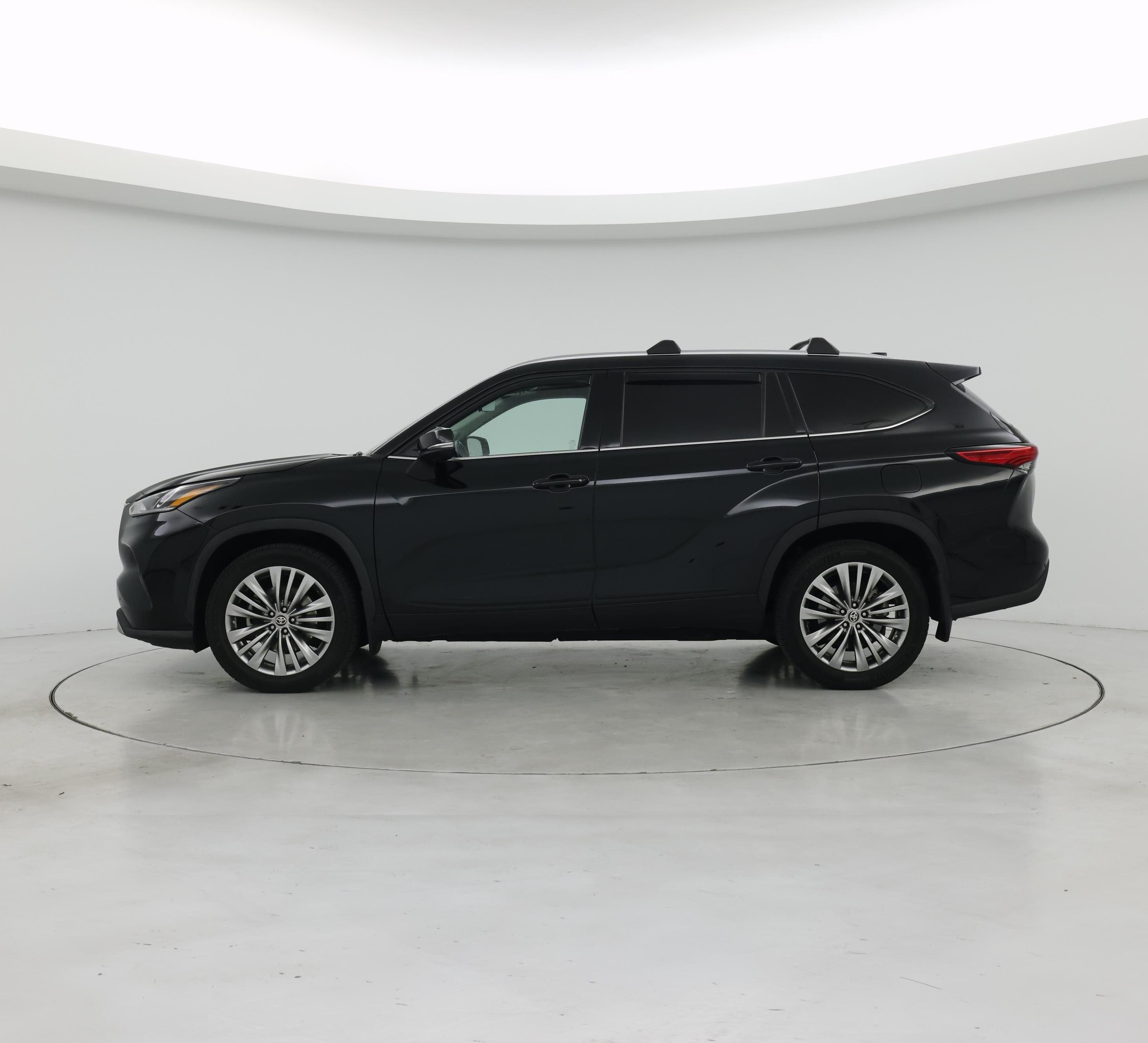 Thumbnail: 2020 Toyota Highlander - 3