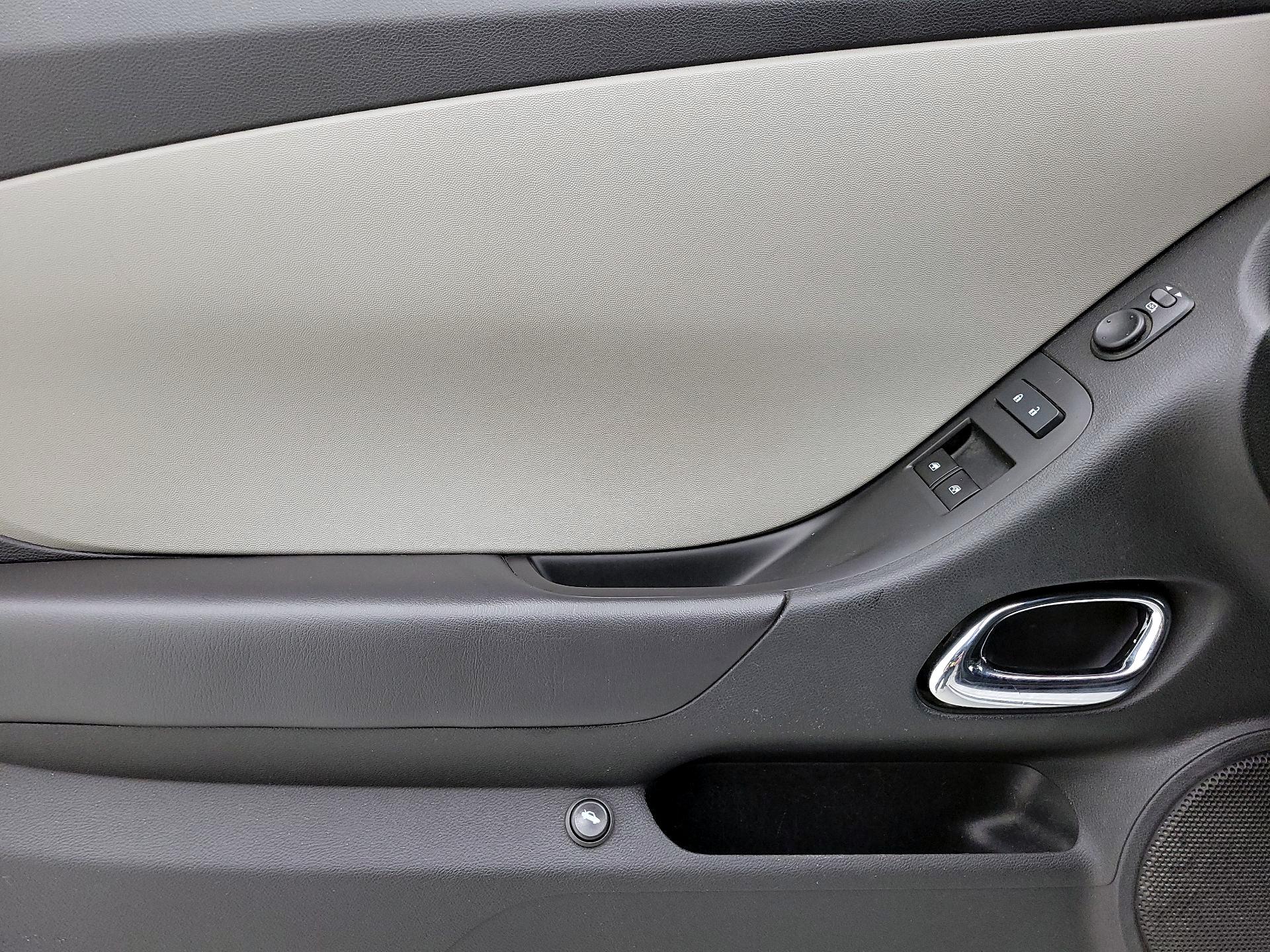 Thumbnail: 2015 Chevrolet Camaro - 12