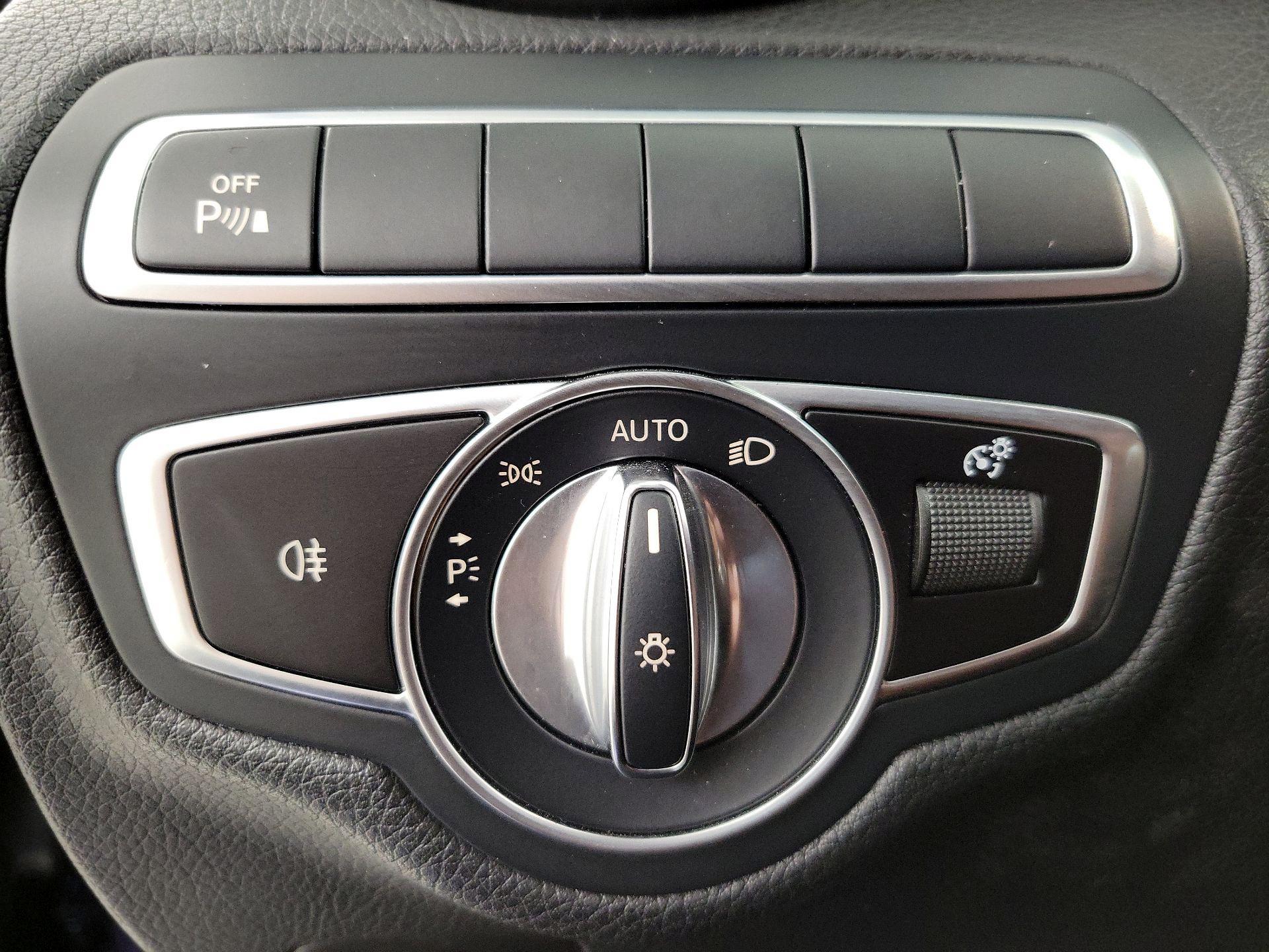 Thumbnail: 2020 Mercedes-Benz C-Class - 13