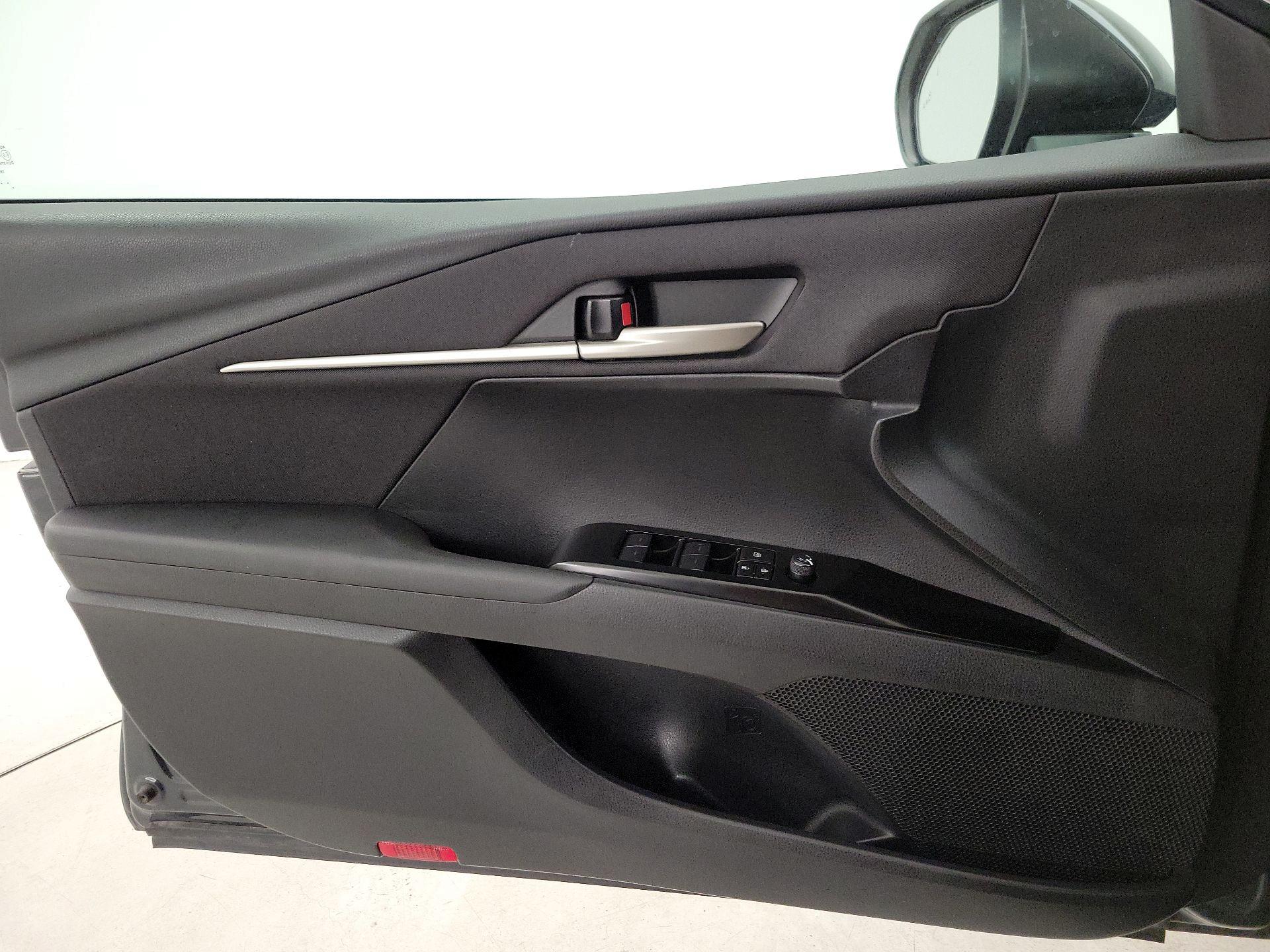 Thumbnail: 2025 Toyota Camry - 12