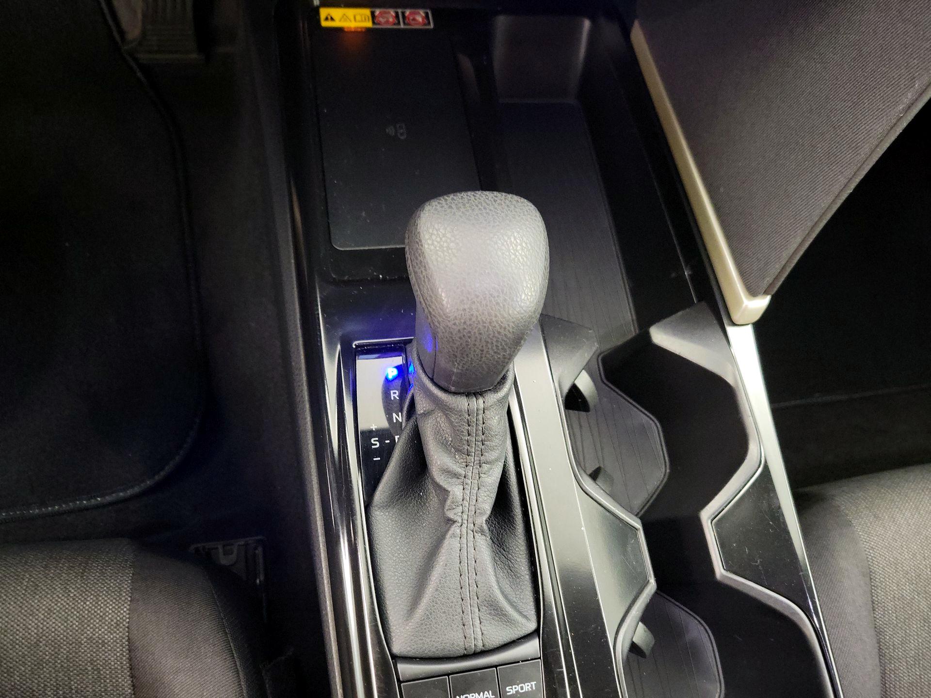 Thumbnail: 2025 Toyota Camry - 17