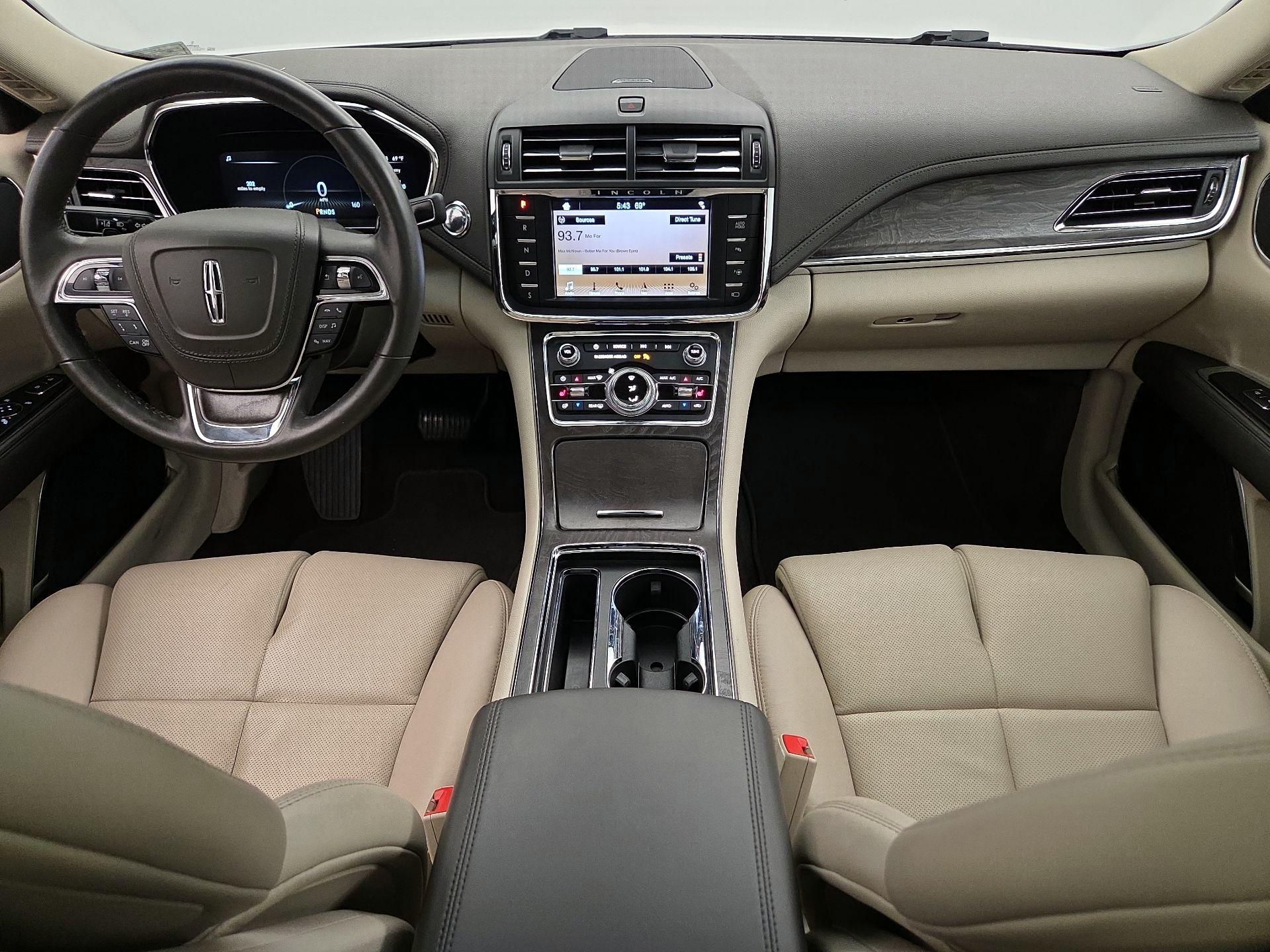 Thumbnail: 2017 Lincoln Continental - 9