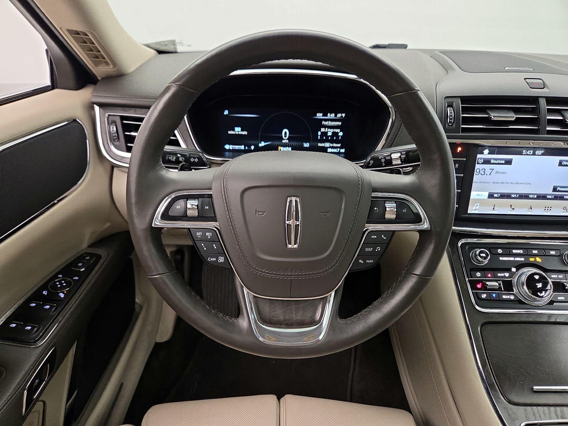 Thumbnail: 2017 Lincoln Continental - 10