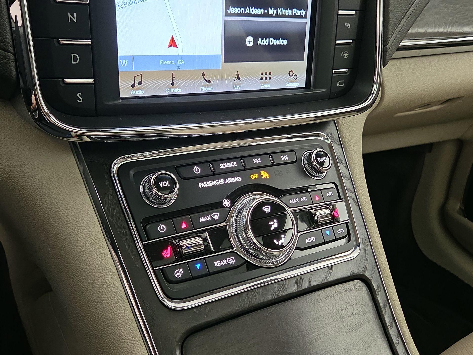 Thumbnail: 2017 Lincoln Continental - 17