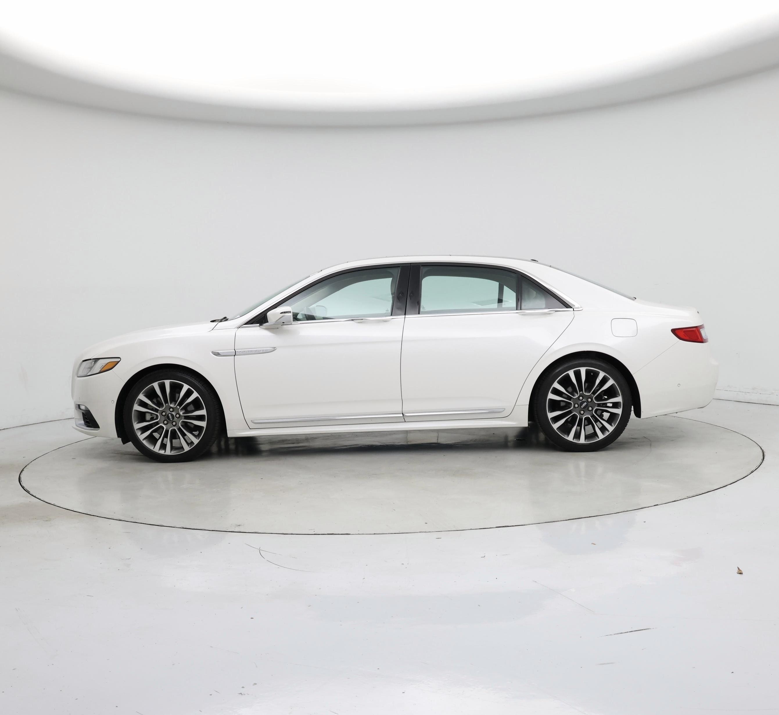 Thumbnail: 2017 Lincoln Continental - 3