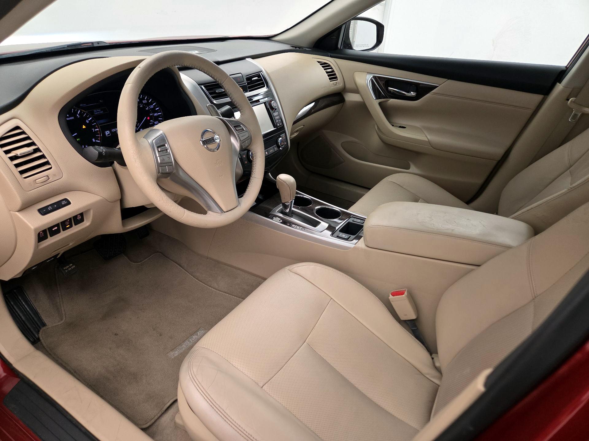 Thumbnail: 2014 Nissan Altima - 11